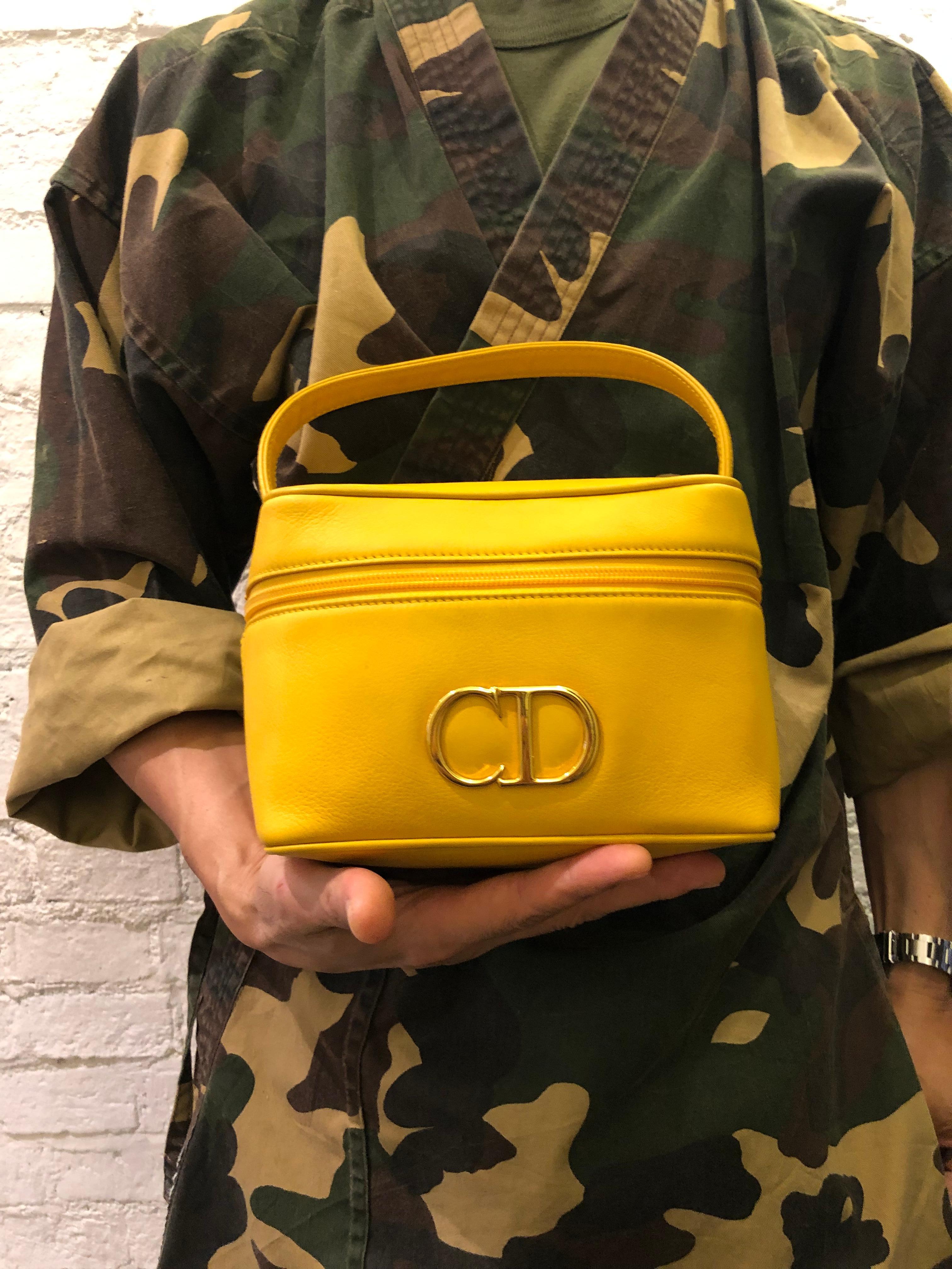 Women's Vintage CHRISTIAN DIOR Yellow Leather Vanity Case Handbag For Sale