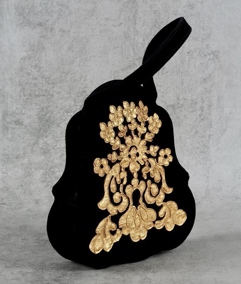 Vintage CHRISTIAN LACROIX Baroque Metal Embellish Jewelled Velvet Bag In Good Condition For Sale In Kingersheim, Alsace