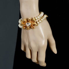 CHRISTIAN LACROIX Bracelet baroque vintage en perles à 2 couches avec strass
