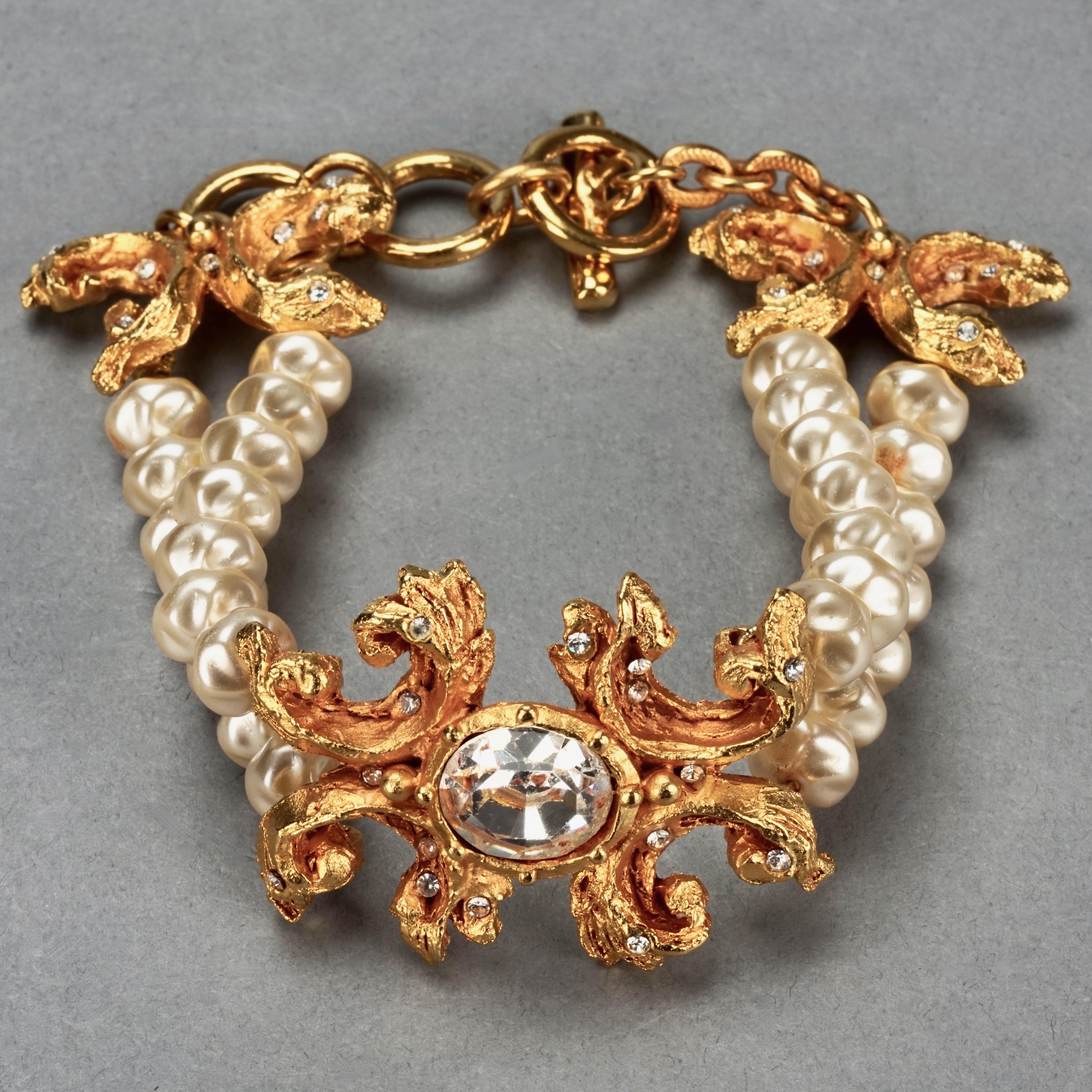 Vintage CHRISTIAN LACROIX Baroque Rhinestone 2 Layer Pearl Bracelet In Excellent Condition For Sale In Kingersheim, Alsace