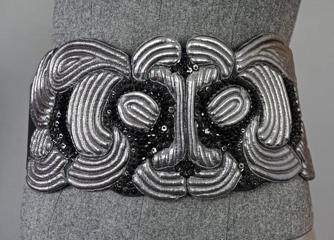 Vintage CHRISTIAN LACROIX Beaded Aztec Mask Belt In Excellent Condition For Sale In Kingersheim, Alsace