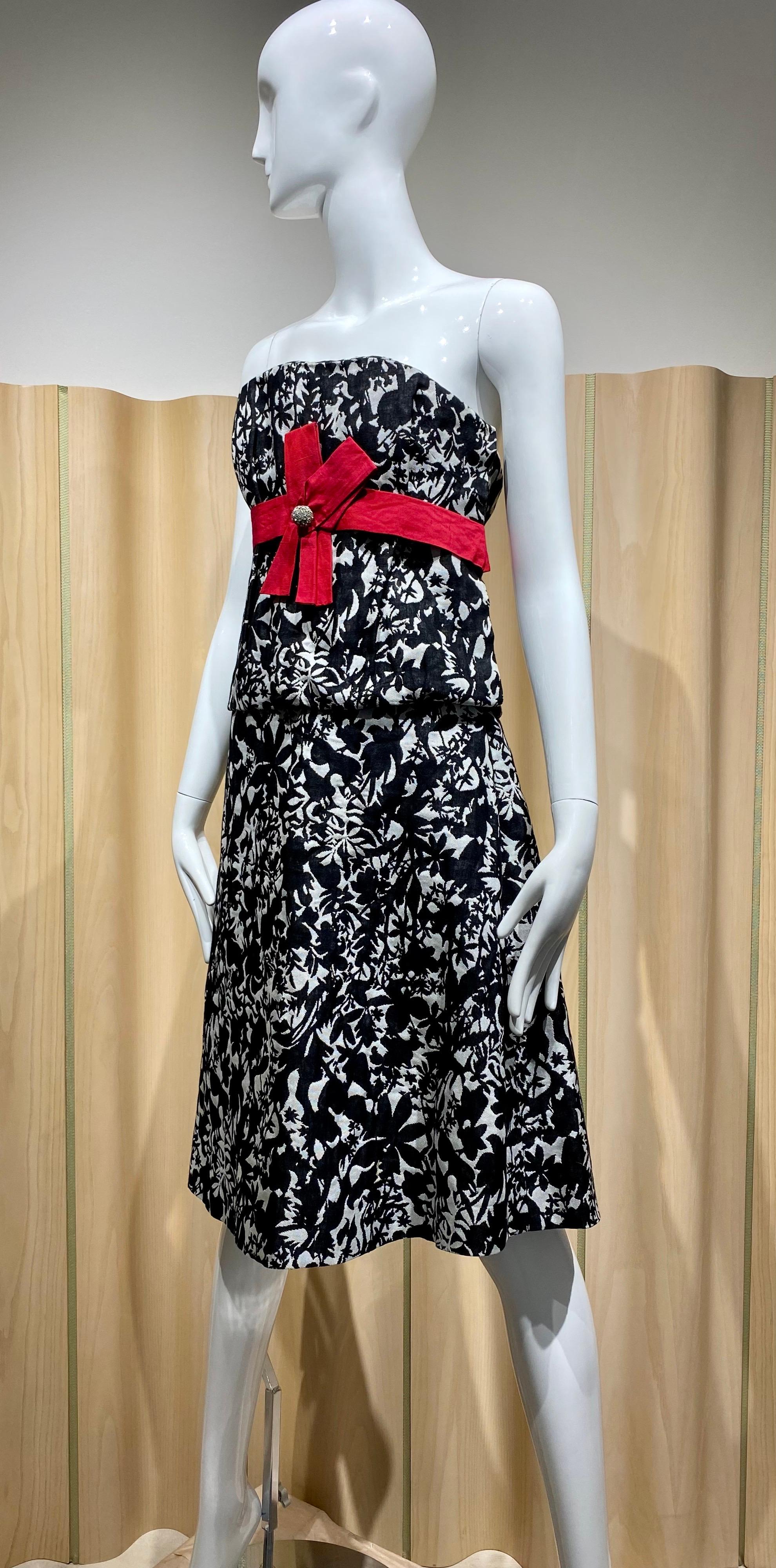 Vintage Christian Lacroix Black and White Floral Print Strapless Linen Dress In Excellent Condition For Sale In Beverly Hills, CA