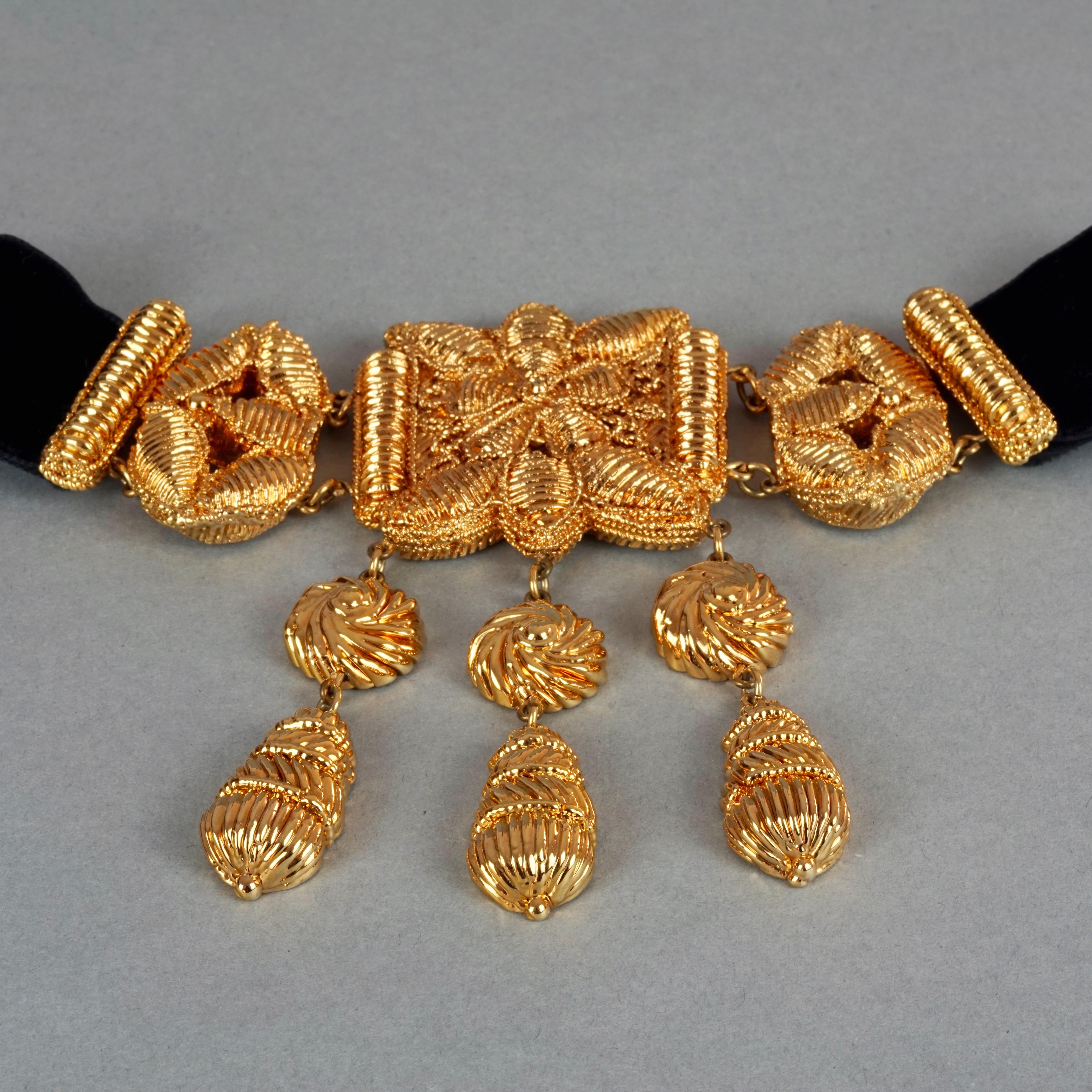 a sirkar choker