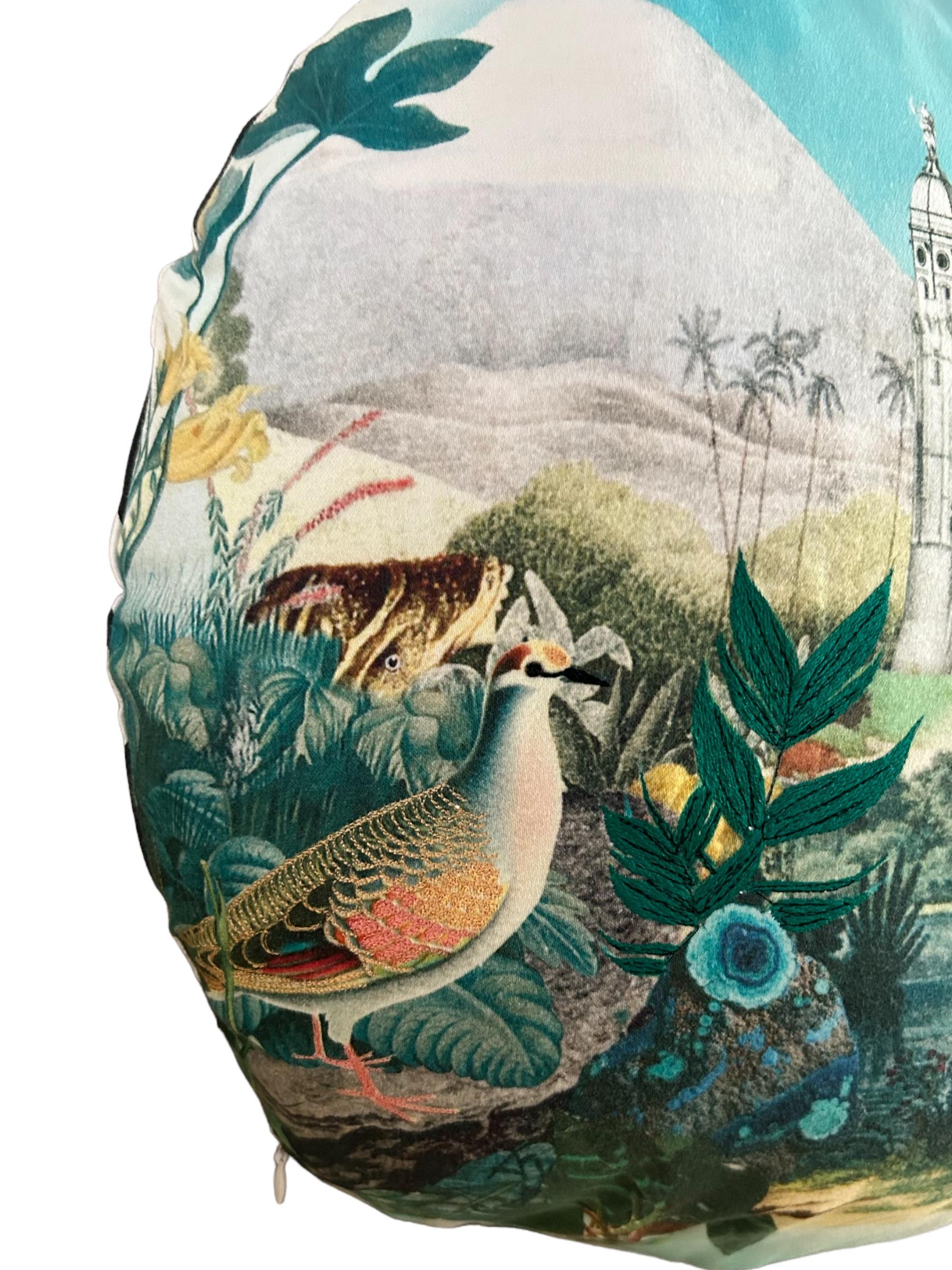 I cuscini Christian Lacroix sono il modo più creativo per aggiungere stile e introdurre nuove idee nella tua casa. Questi cuscini non fanno eccezione! Questo lussuoso cuscino decorativo di design è stampato in digitale su un cotone elegante con un