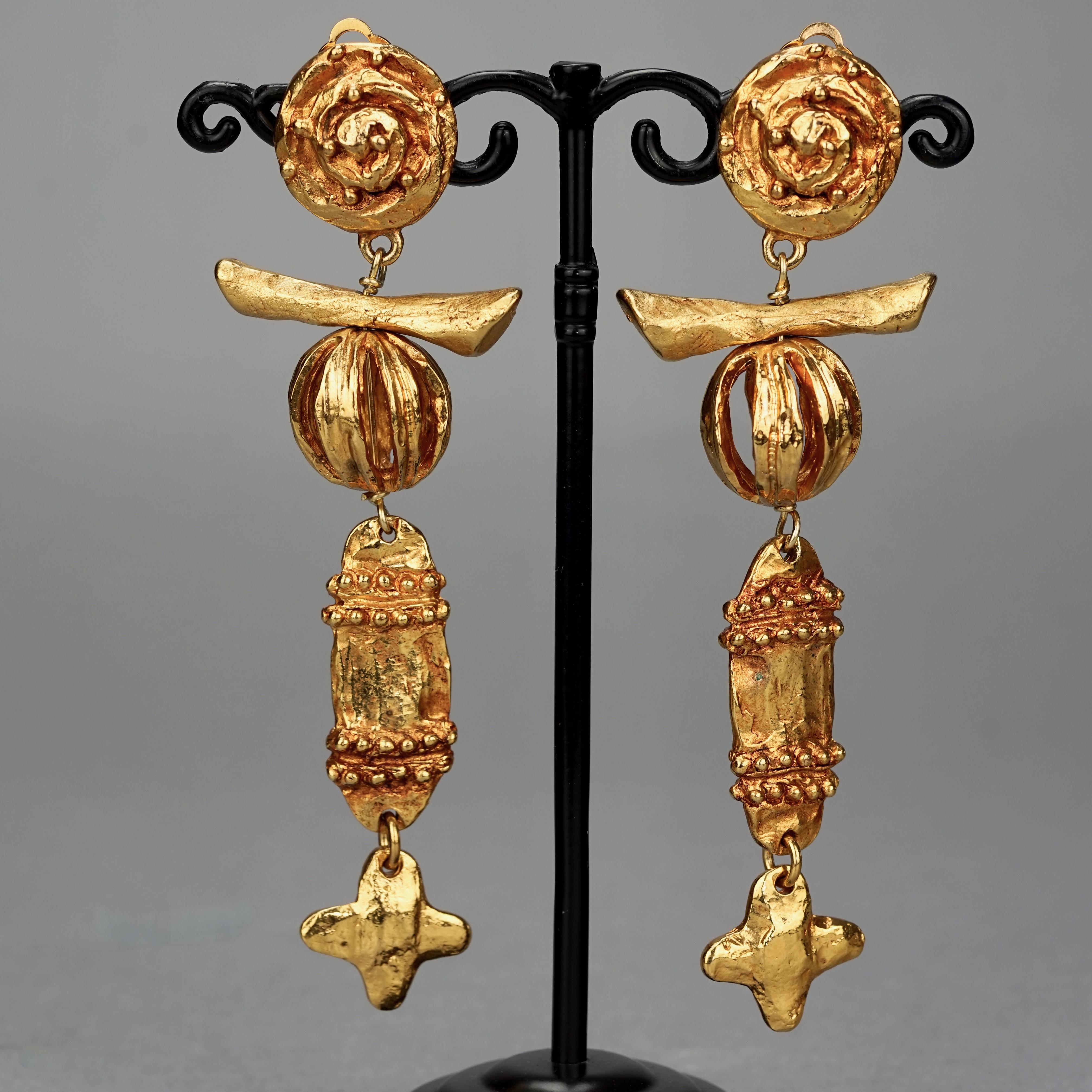 Vintage CHRISTIAN LACROIX Ethnic Charm Long Dangling Earrings In Excellent Condition In Kingersheim, Alsace
