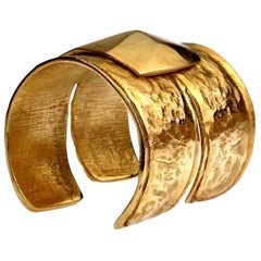 CHRISTIAN LACROIX Geometrisches gehämmertes strukturiertes Manschettenarmband, Vintage