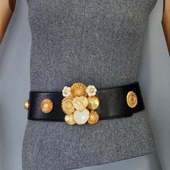 Vintage CHRISTIAN LACROIX Vergoldete und emaillierte Barock-Anhänger Schwarzer Ledergürtel