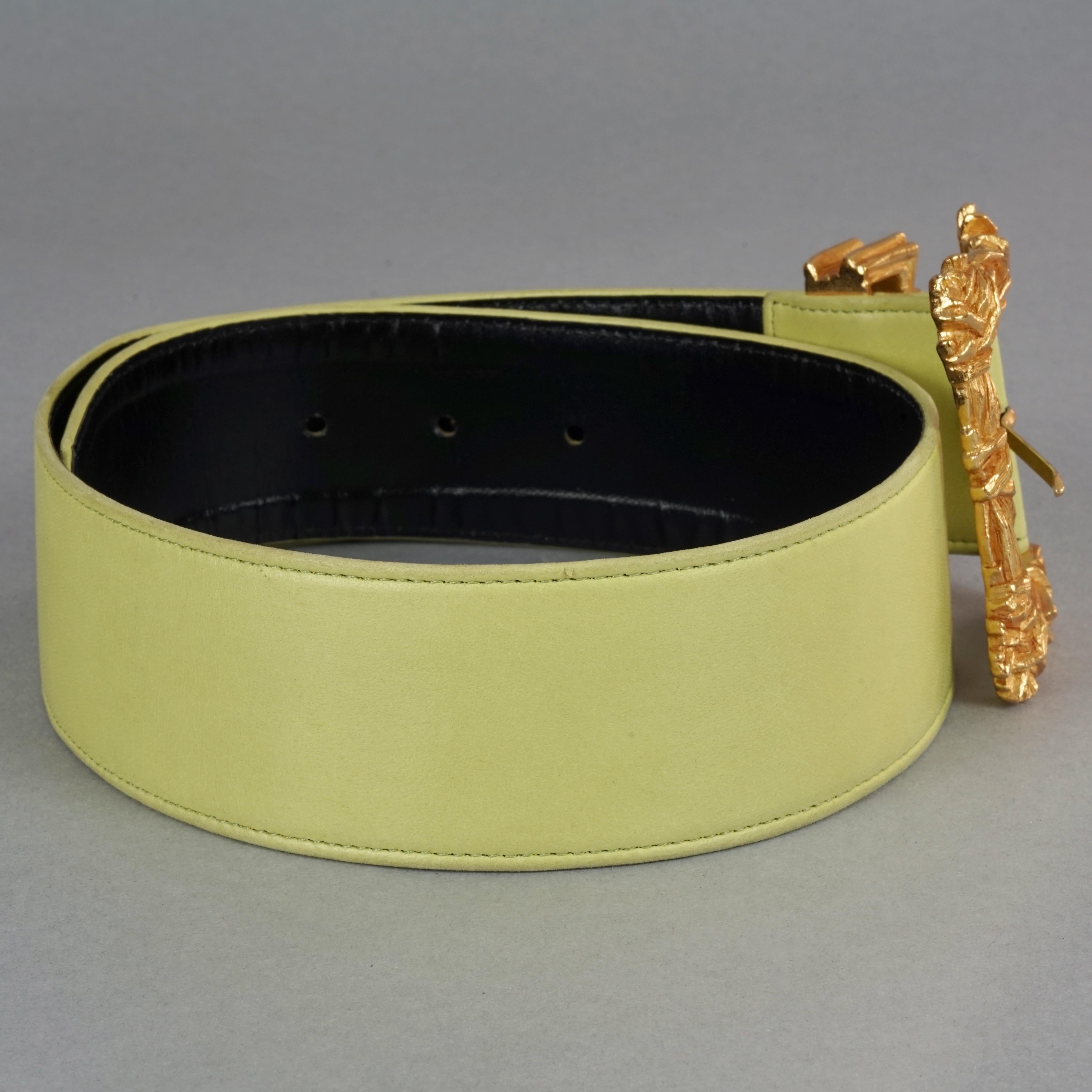 Vintage CHRISTIAN LACROIX Gilt Bundle Sticks Buckle Lime Green Leather Belt In Good Condition For Sale In Kingersheim, Alsace