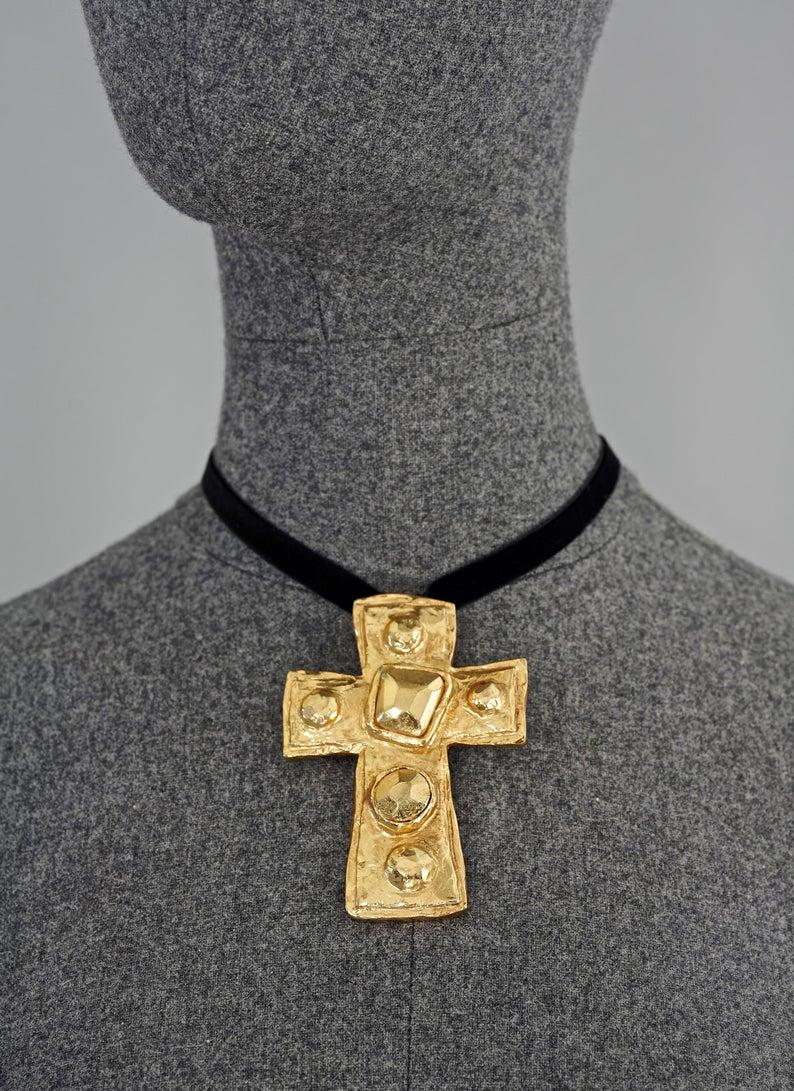 Women's Vintage CHRISTIAN LACROIX Gilt Hammered Cross Pendant Brooch