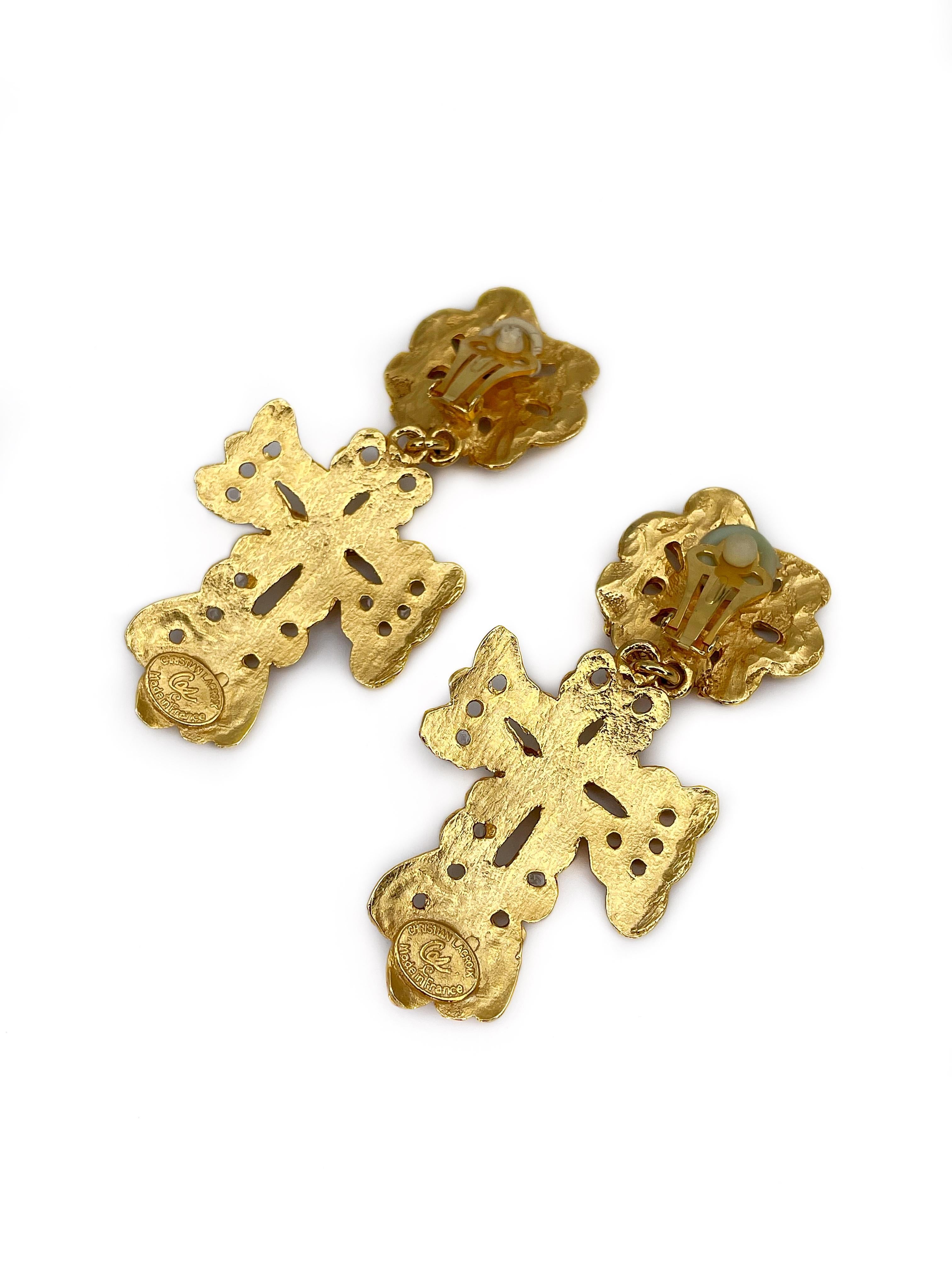 Vintage Christian Lacroix Gold Tone Cross Drop Clip on Earrings In Good Condition In Vilnius, LT
