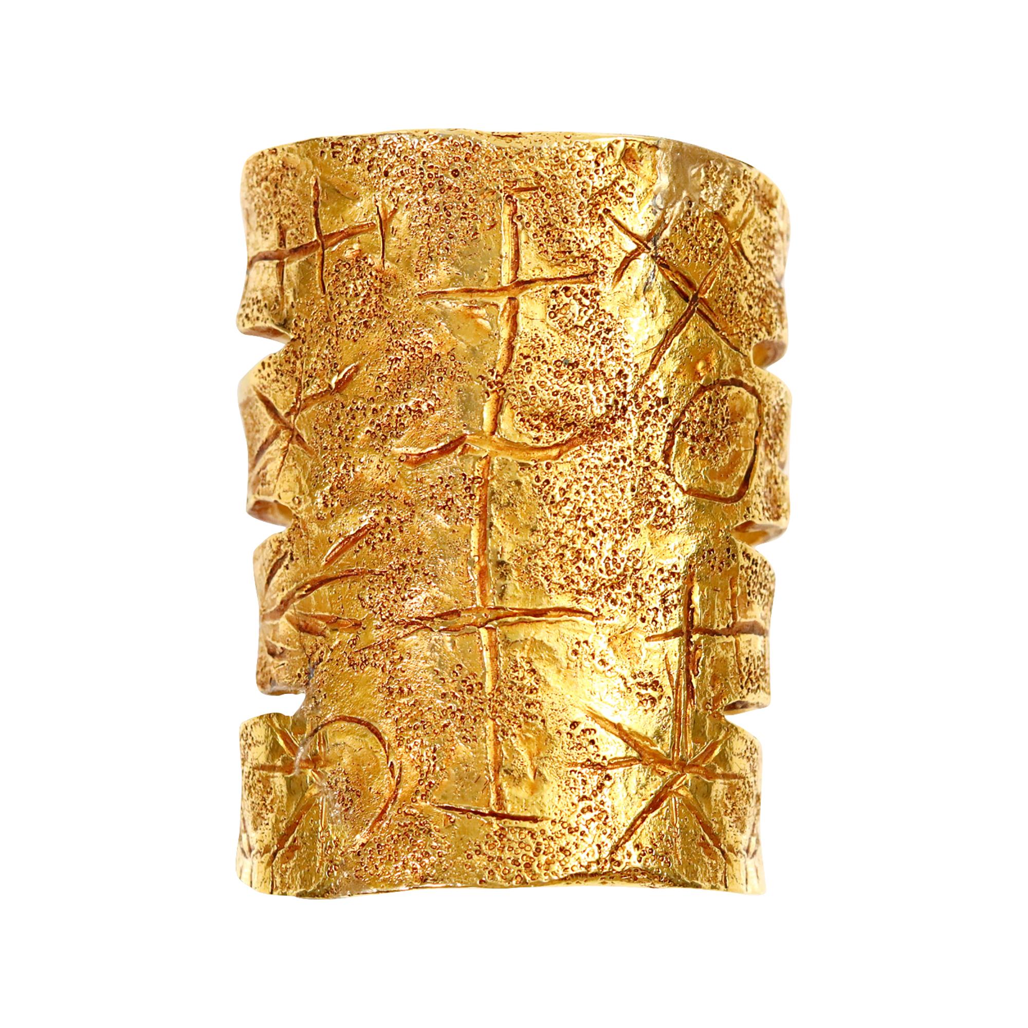 Femenino o masculino Brazalete vintage Christian Lacroix en tono dorado, circa años 90 en venta