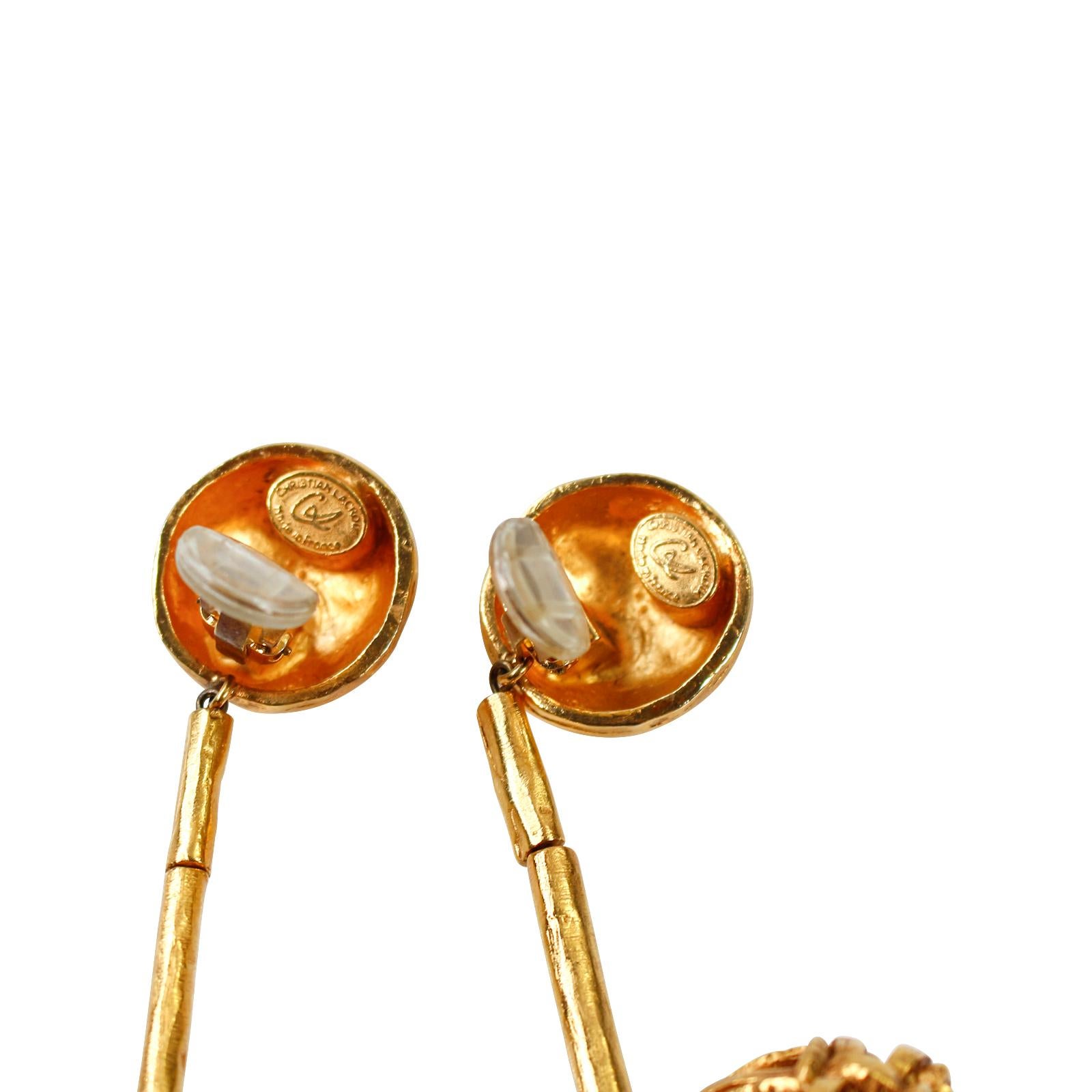 Boucles d'oreilles vintage Christian Lacroix Gold Tone Dangling Ball, Circa 1990s en vente 1