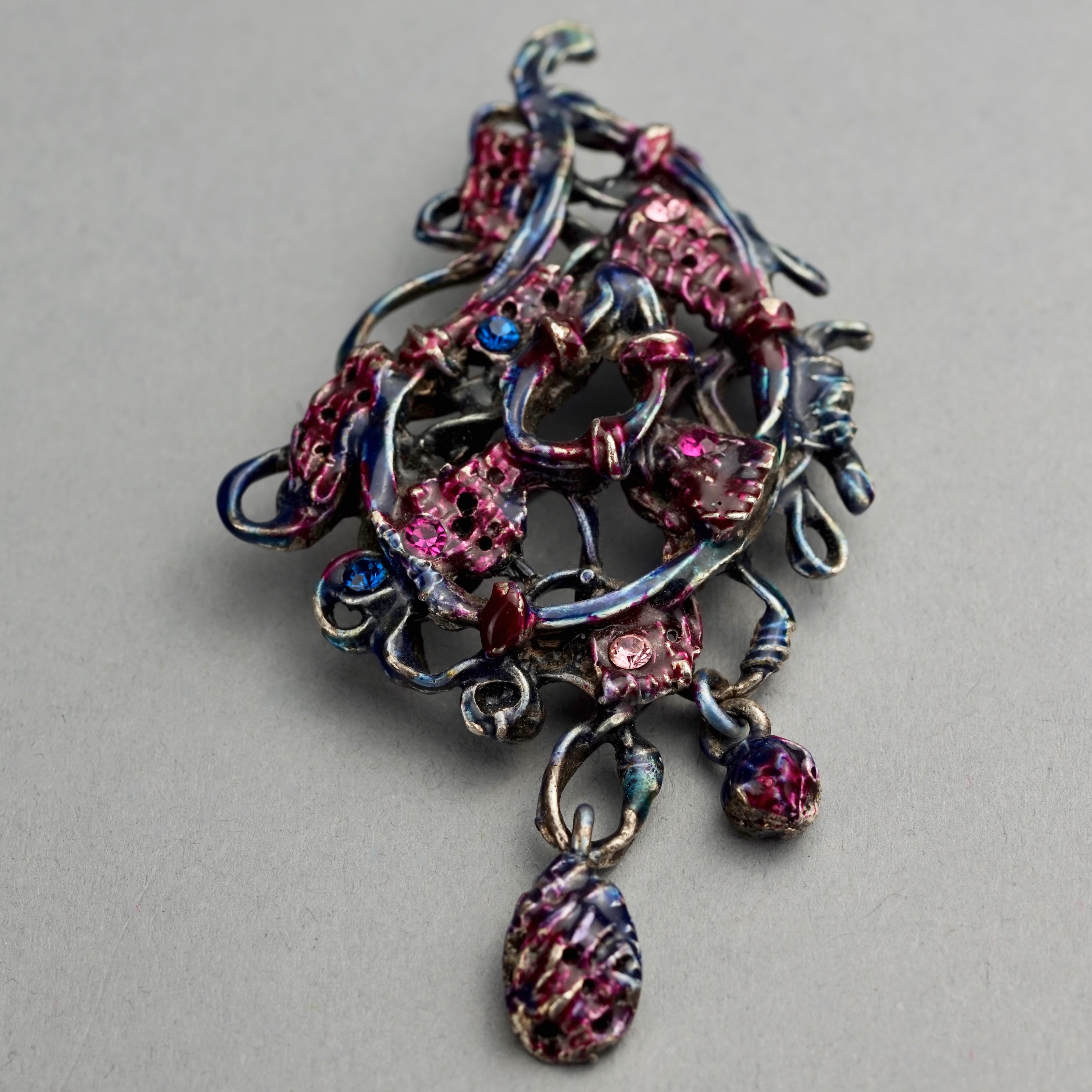 Vintage CHRISTIAN LACROIX Intricate Paisley Rhinestones Rhinestone Brooch In Excellent Condition For Sale In Kingersheim, Alsace