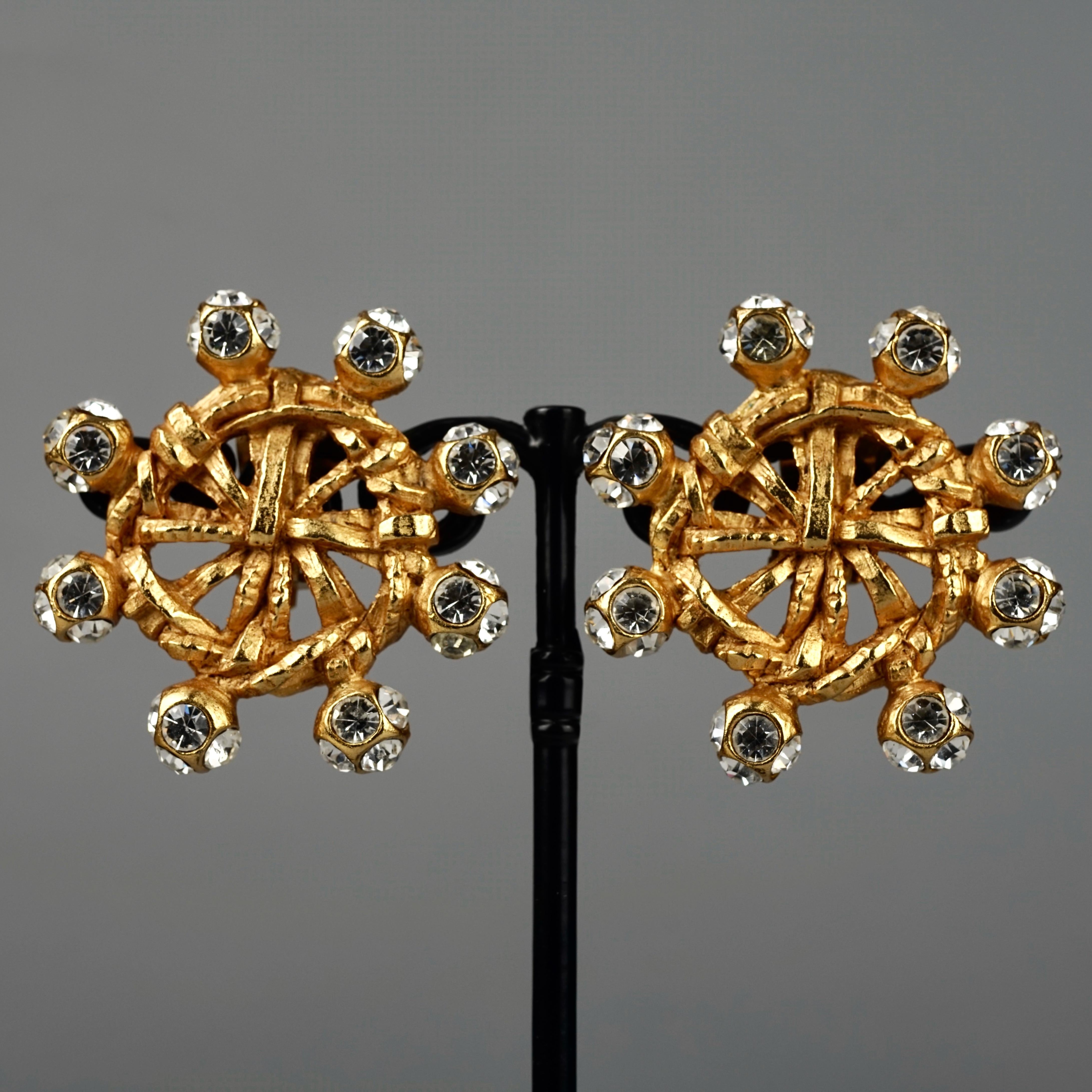 Vintage CHRISTIAN LACROIX Jeweled Nautical Wheel Earrings In Excellent Condition In Kingersheim, Alsace