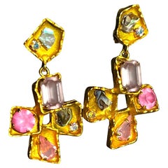 Christian Lacroix, boucles d'oreilles pendantes vintage en cristal et ormeau