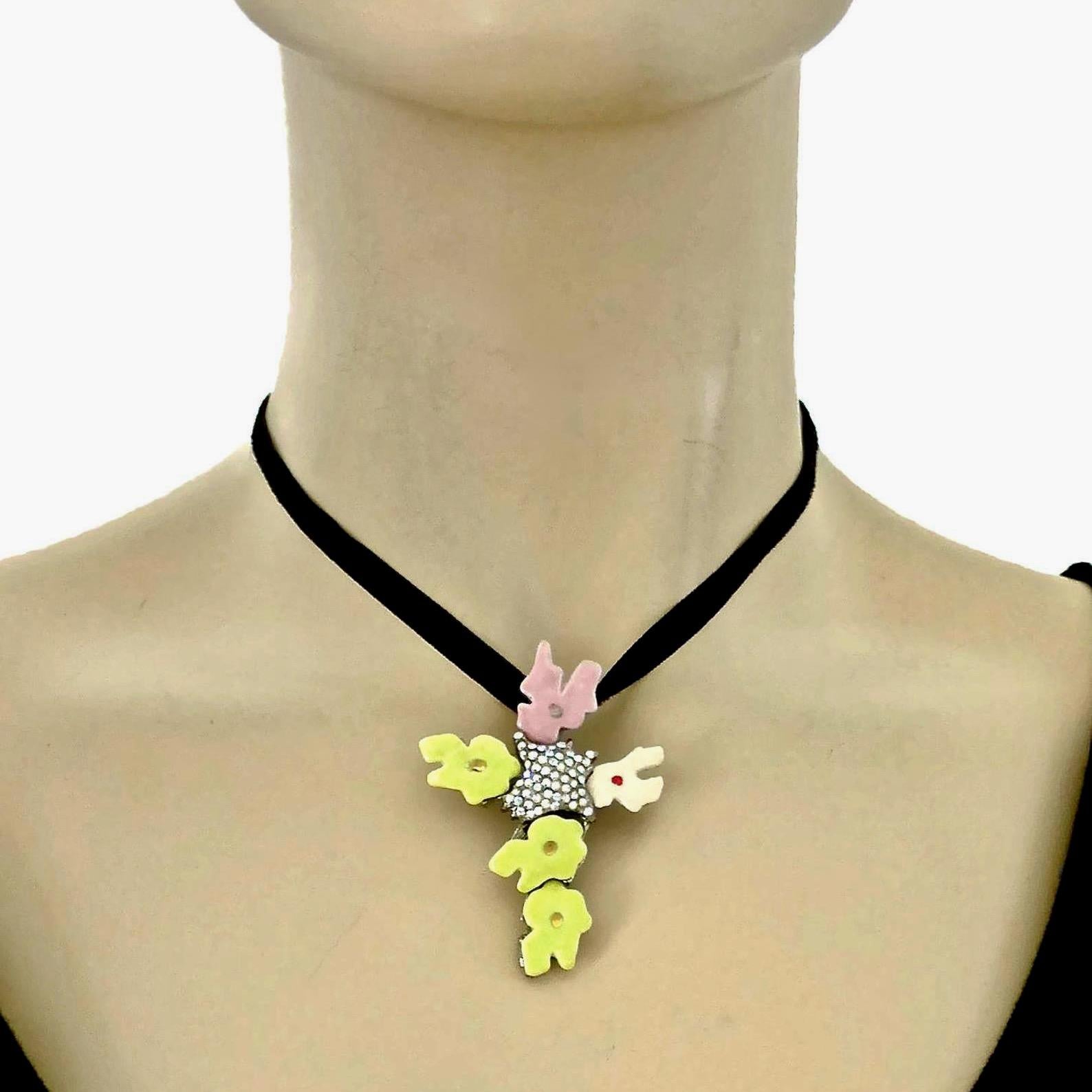 Vintage CHRISTIAN LACROIX Pop Abstract Pastel Rhinestone Cross Pendant Brooch Necklace

Measurements:
Height: 2.36 inches (6 cm)
Width: 1.65 inches (4.2 cm)

Features:
- 100% Authentic CHRISTIAN LACROIX.
- Pop abstract cross pendant and brooch.
-
