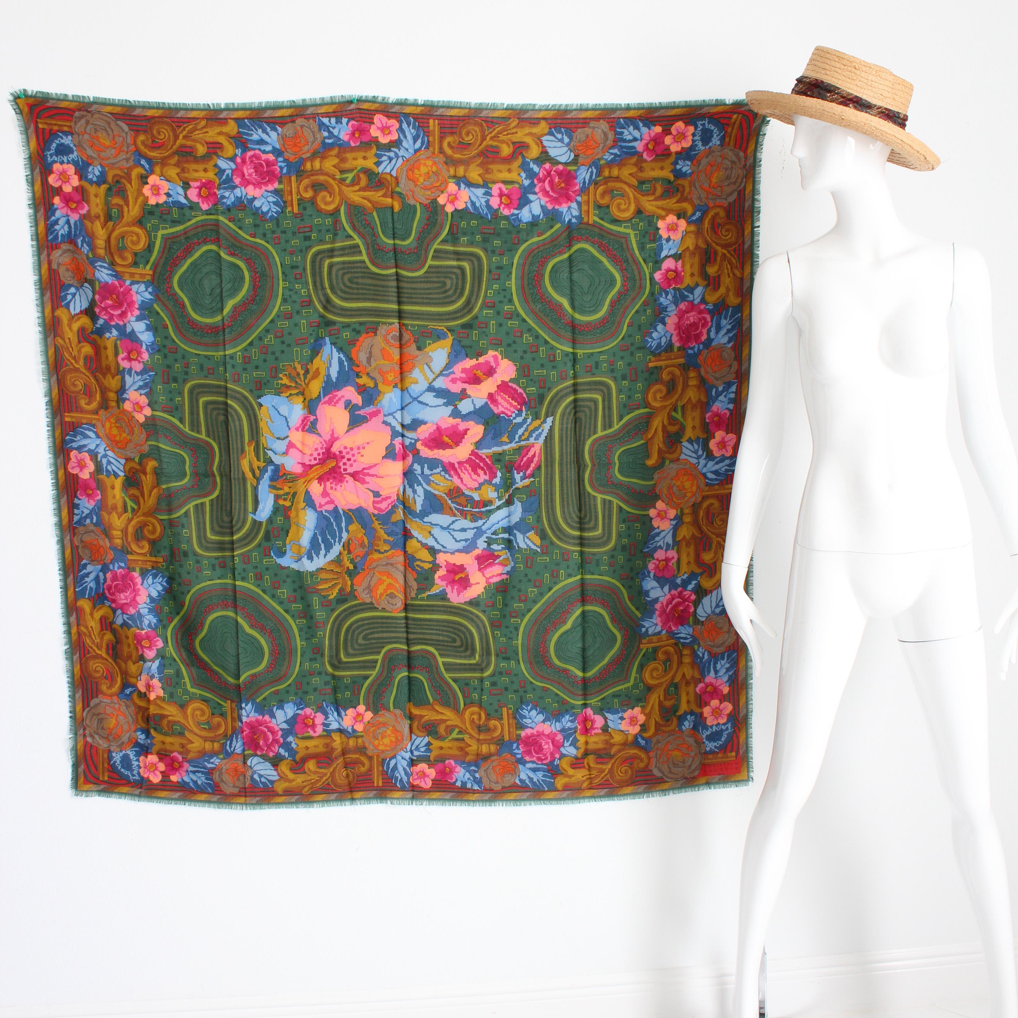 Marron Christian Lacroix - Châle vintage à grand imprimé floral audacieux 46 en laine mélangée en vente