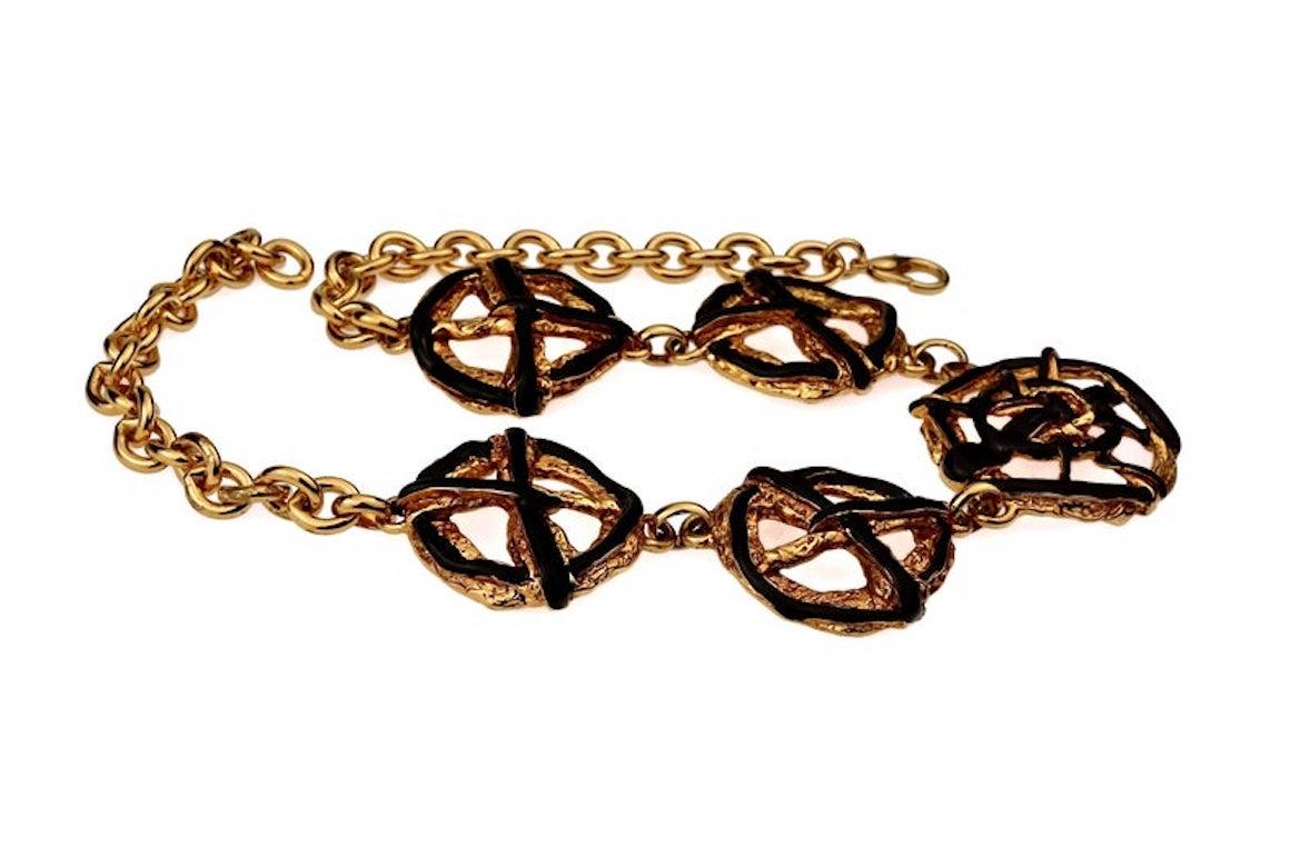 Vintage CHRISTIAN LACROIX Woven Web Enamel Charm Necklace In Excellent Condition In Kingersheim, Alsace