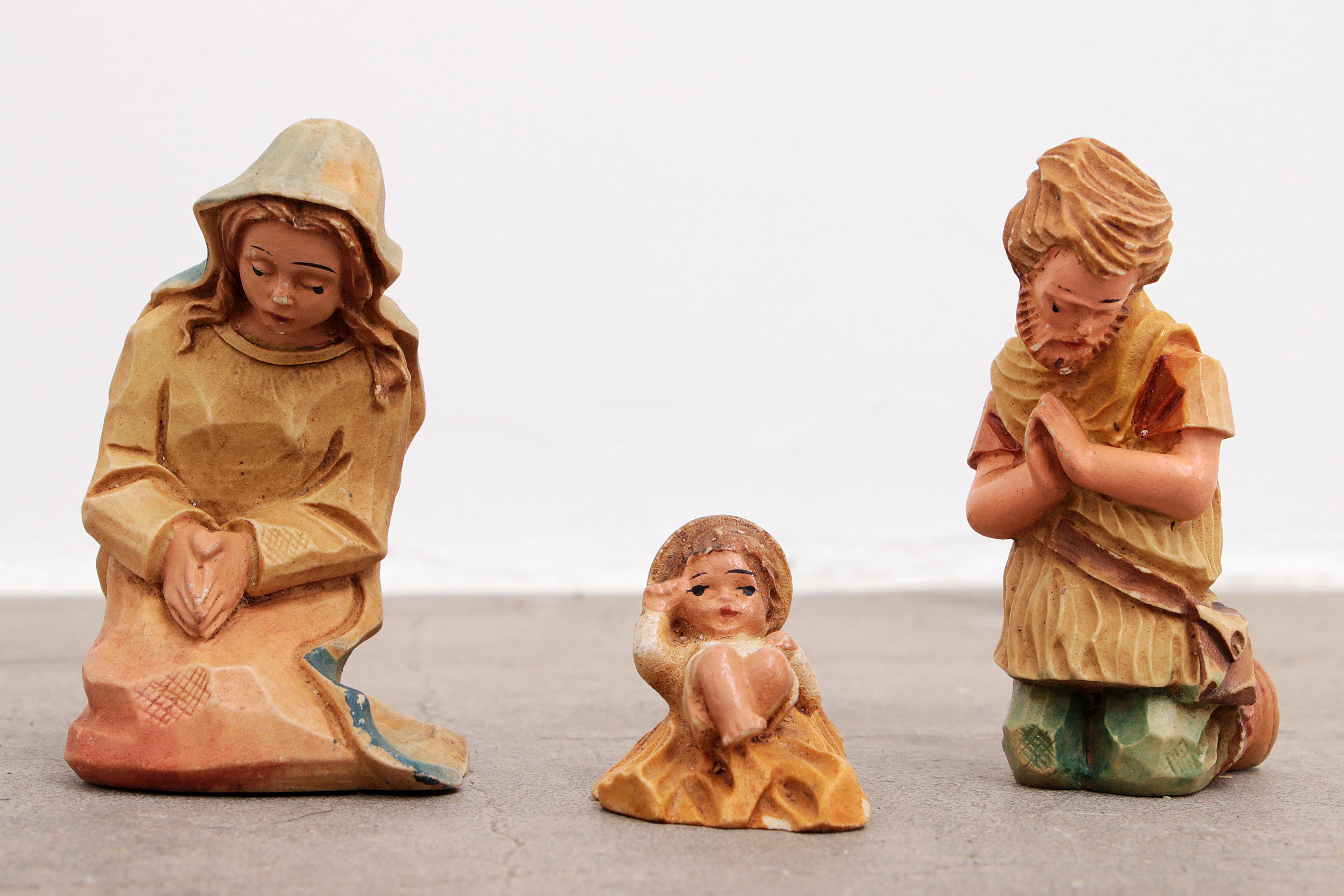 Mid-20th Century Vintage Christmas group consisting of 14 figurines from Eig.L.V. 1960 Netherland