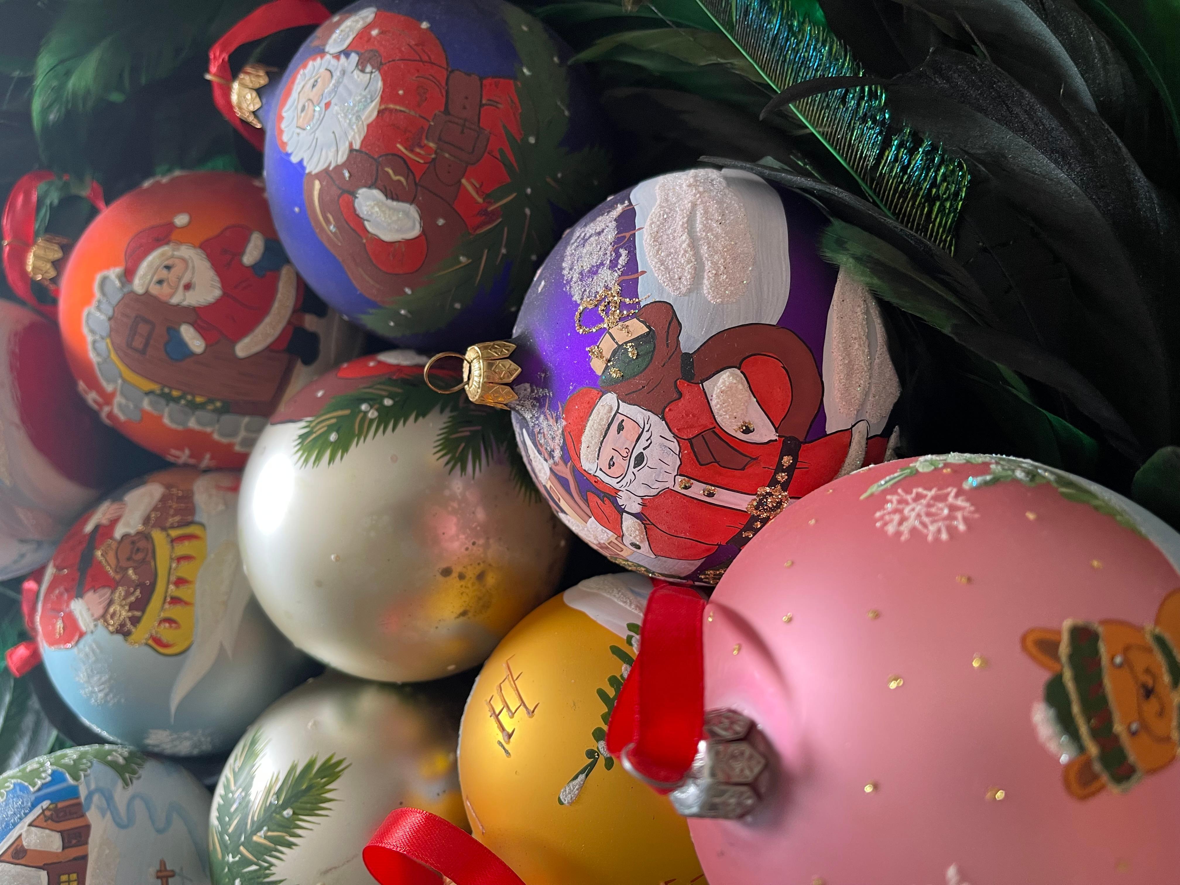 Vintage Christmas Large Blown Glass Handpainted Christmas Ornaments For Sale 6