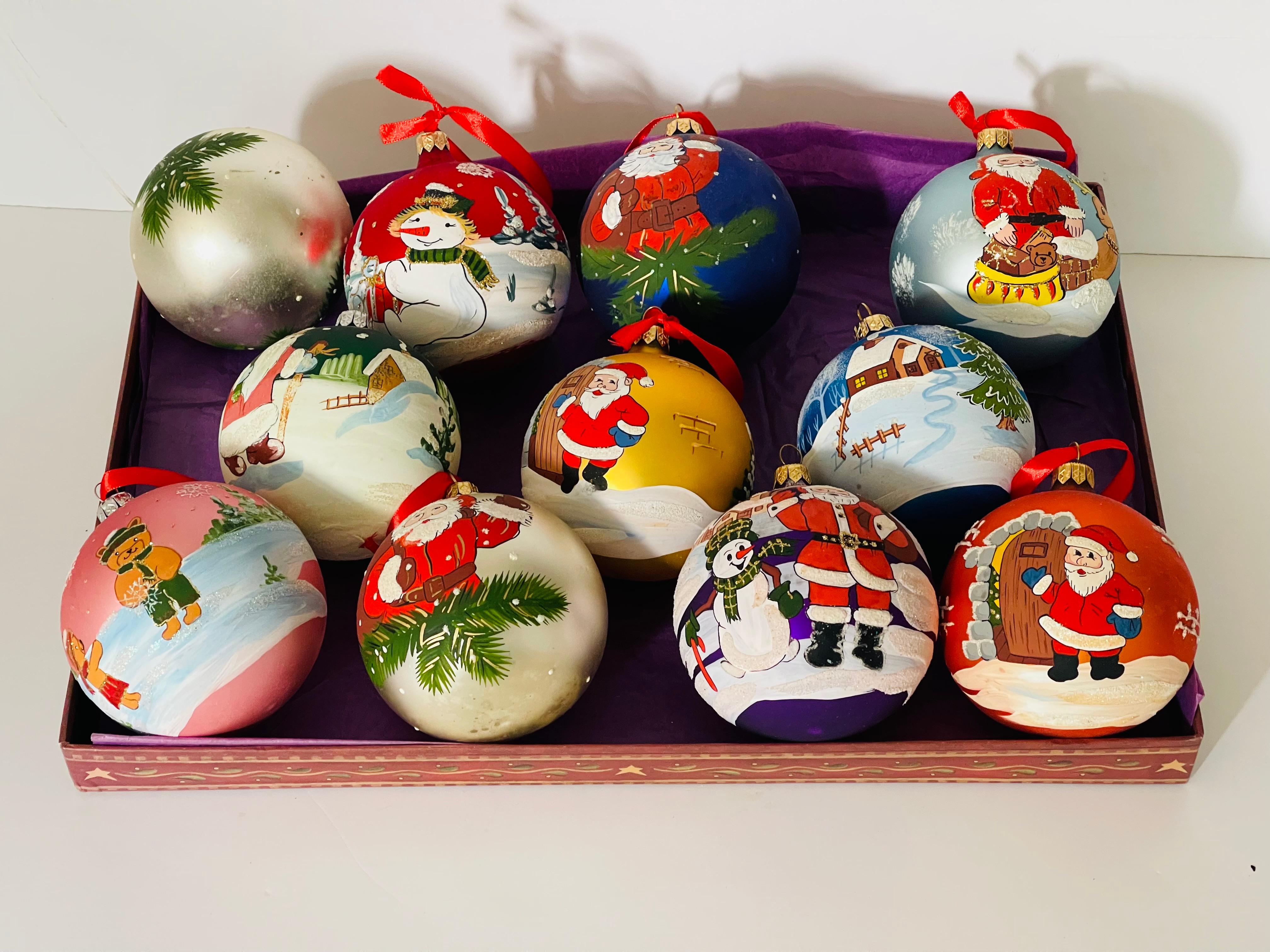 Vintage Christmas Large Blown Glass Handpainted Christmas Ornaments In Good Condition For Sale In Boca Raton, FL