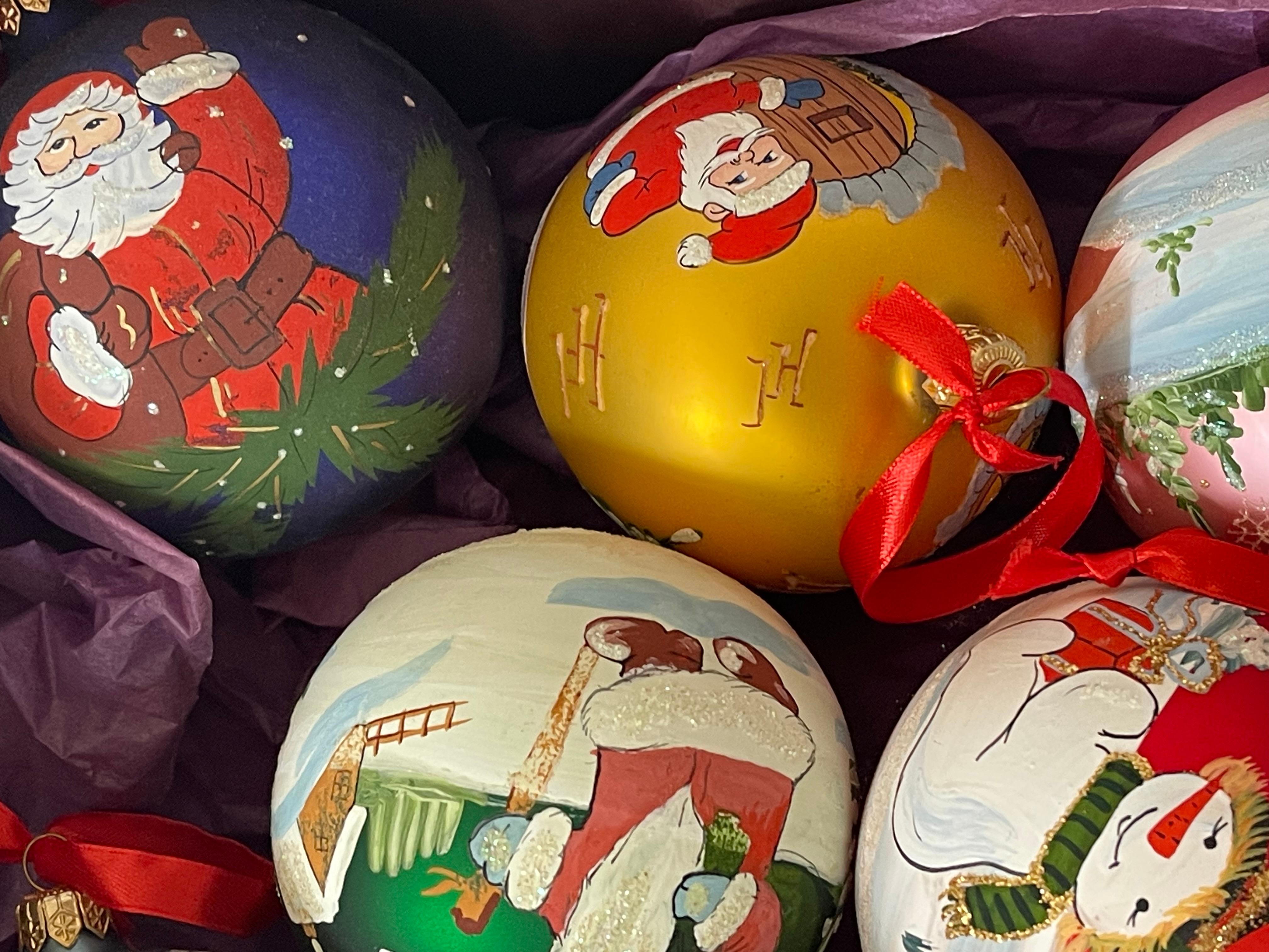 Vintage Christmas Large Blown Glass Handpainted Christmas Ornaments For Sale 1