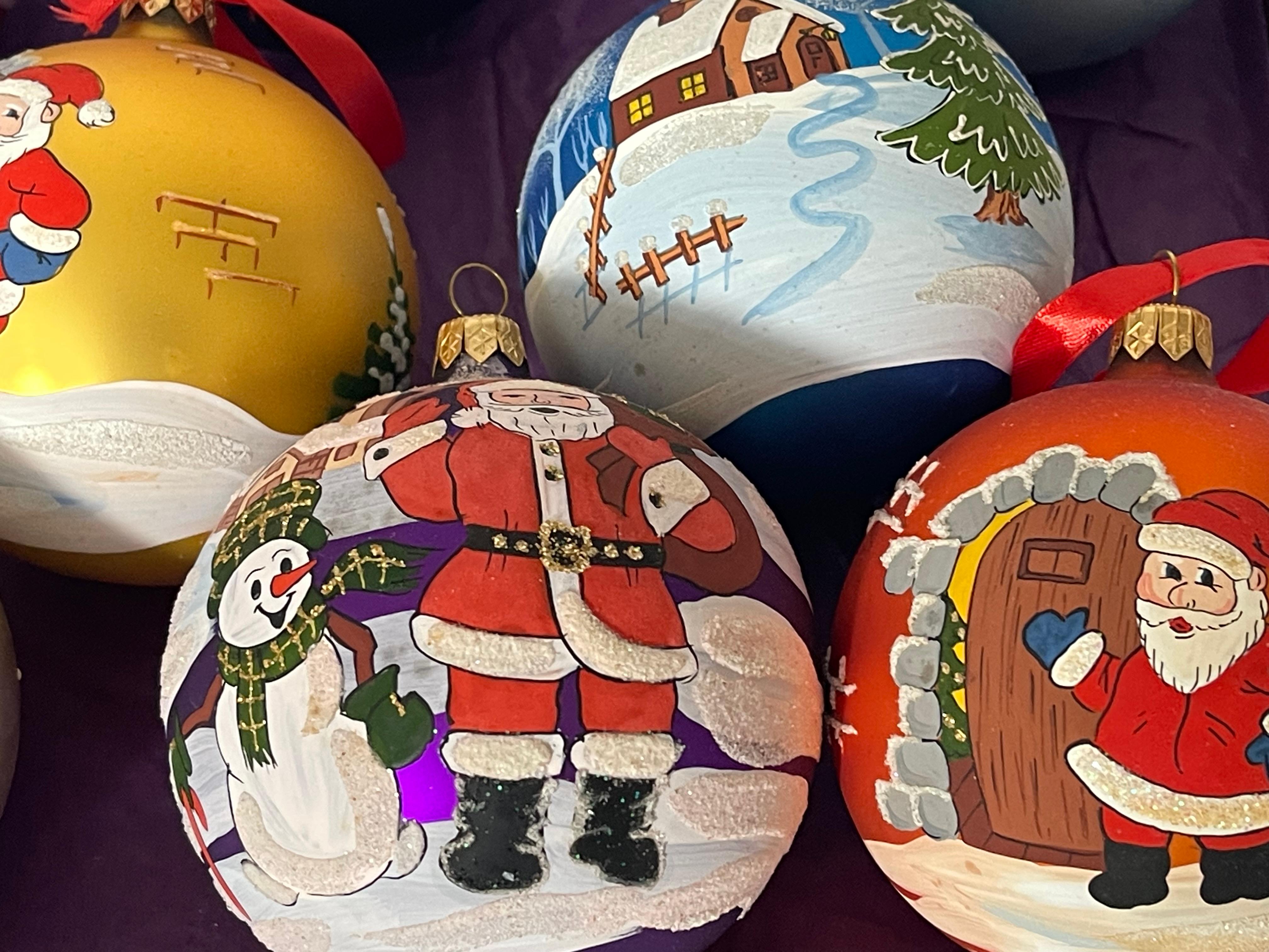 Vintage Christmas Large Blown Glass Handpainted Christmas Ornaments For Sale 2