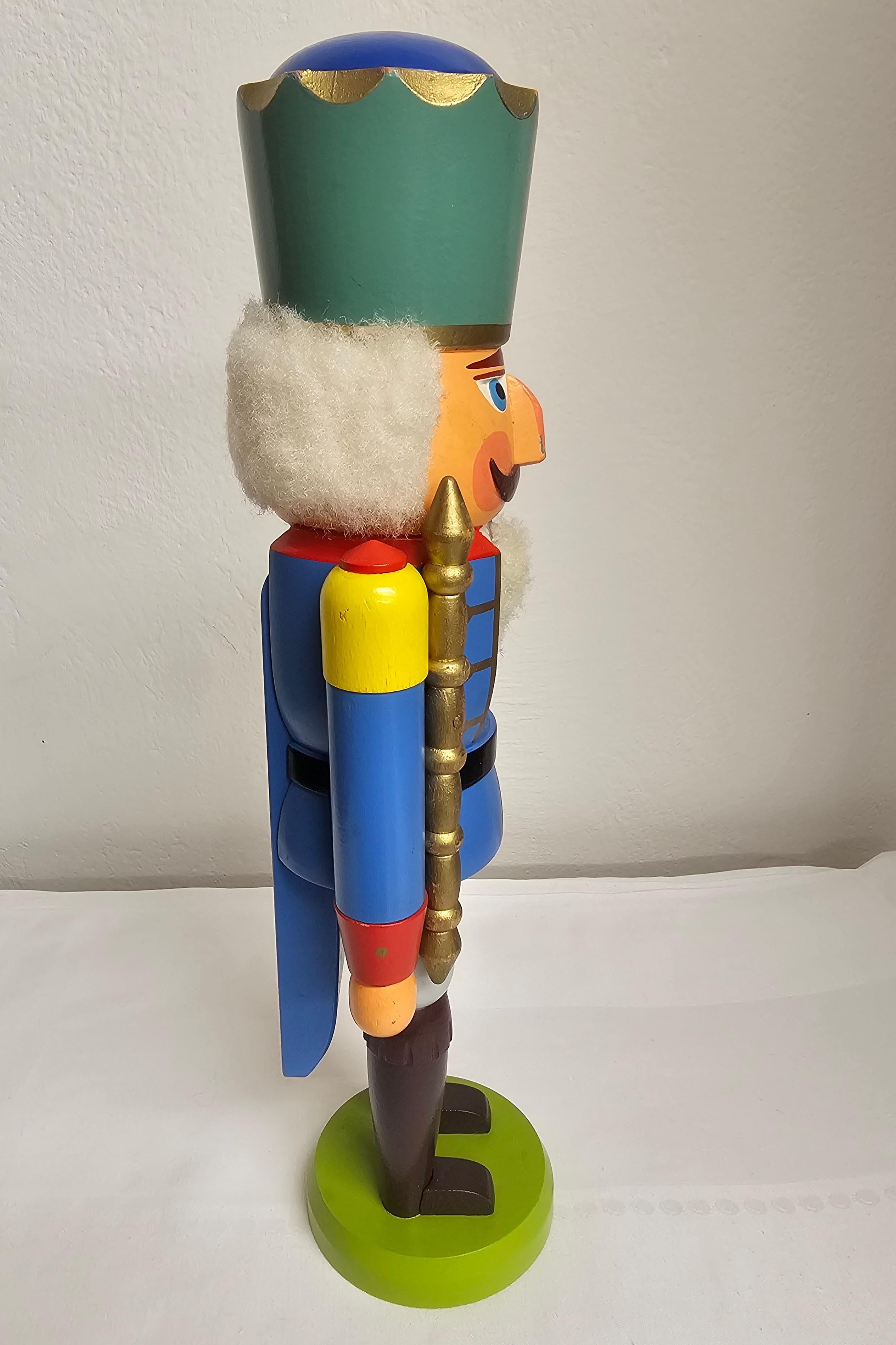 Arts and Crafts Vintage Christmas Nutcracker Figure Wood Erzgebirge Germany en vente