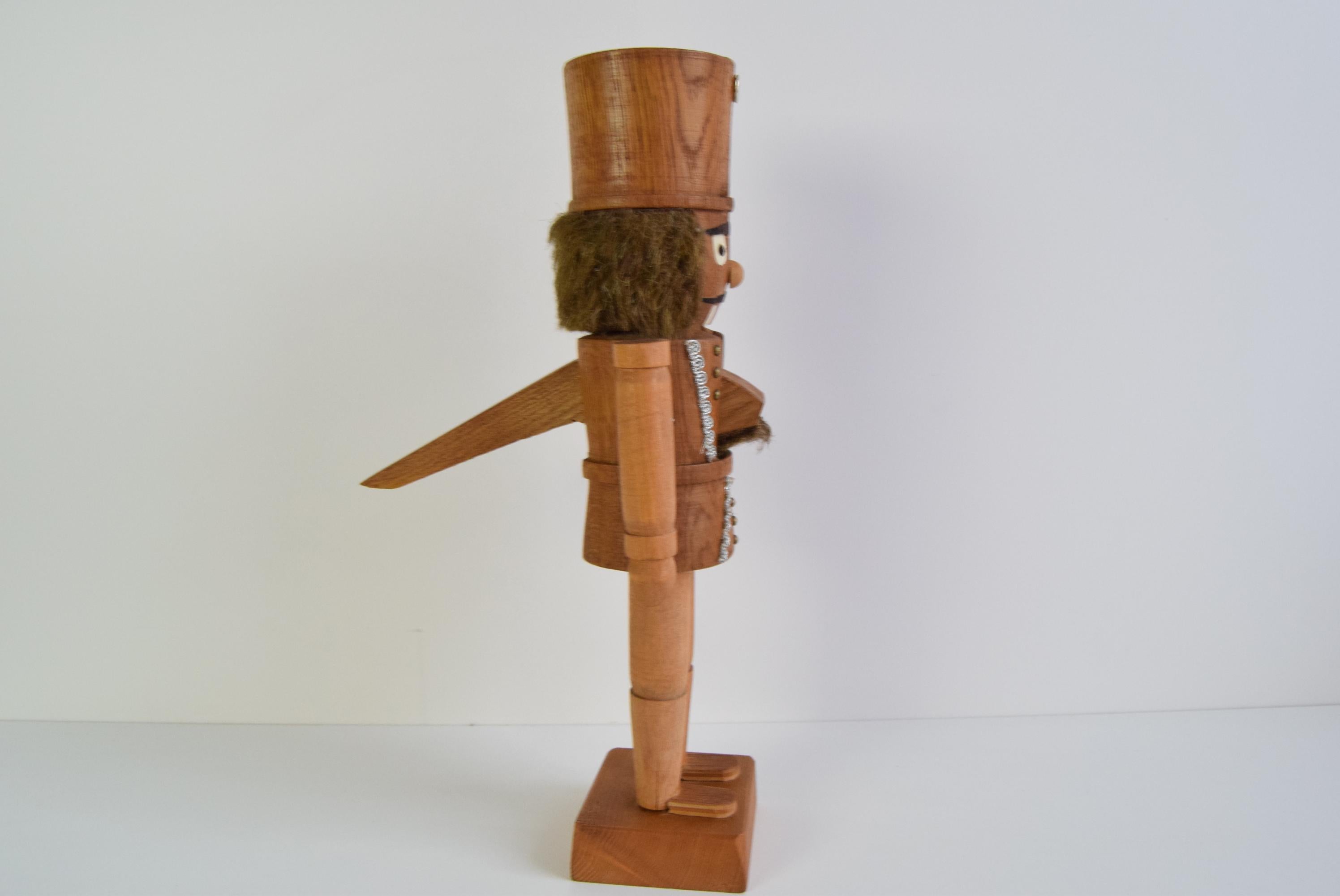 Figure de cracheuse de noix de Noël vintage, Erzgebirge Allemagne 1970 en vente 3