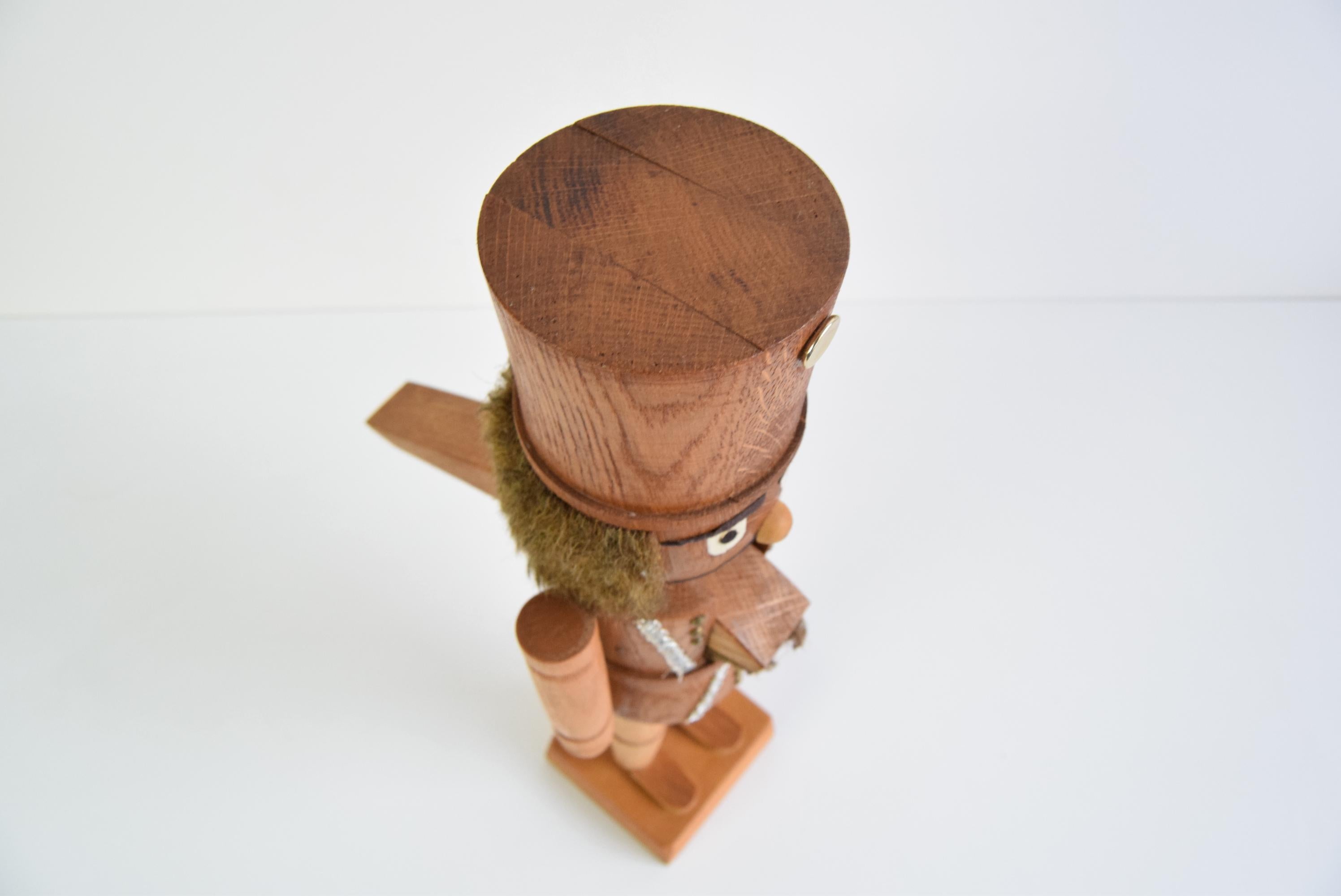 Figure de cracheuse de noix de Noël vintage, Erzgebirge Allemagne 1970 en vente 4