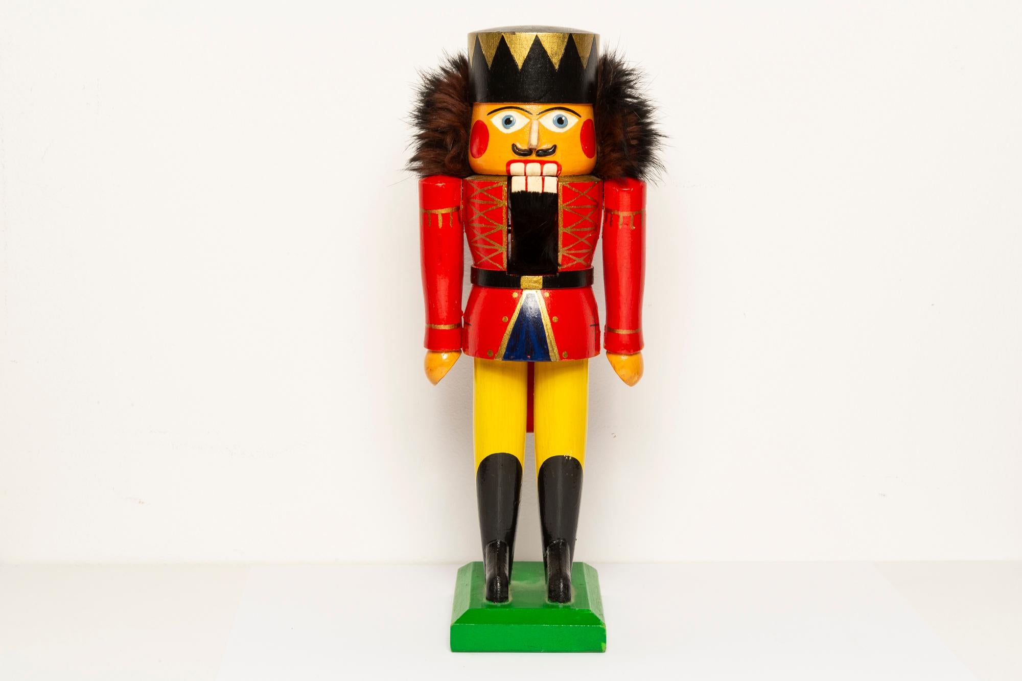 Vintage Christmas Small Red Nutcracker, Wood, Erzgebirge, Germany, 1970 In Good Condition For Sale In 05-080 Hornowek, PL