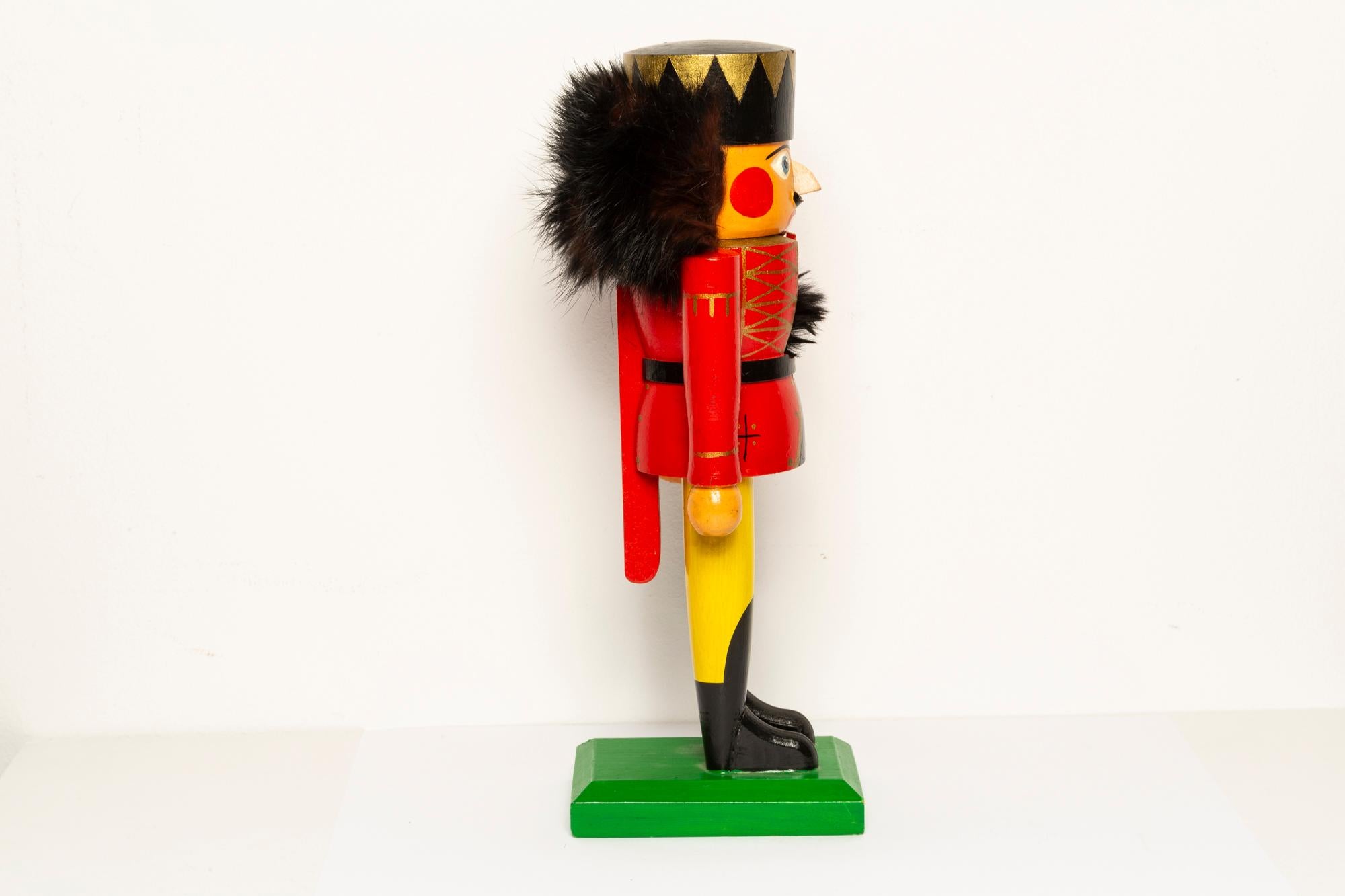 Vintage Christmas Small Red Nutcracker, Wood, Erzgebirge, Germany, 1970 For Sale 1