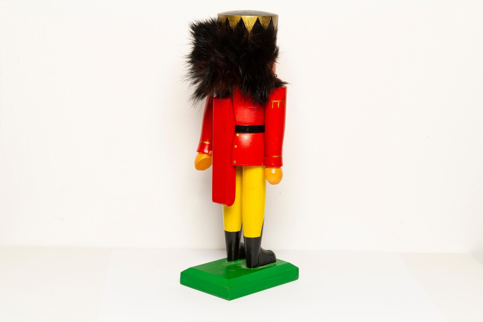 Vintage Christmas Small Red Nutcracker, Wood, Erzgebirge, Germany, 1970 For Sale 2