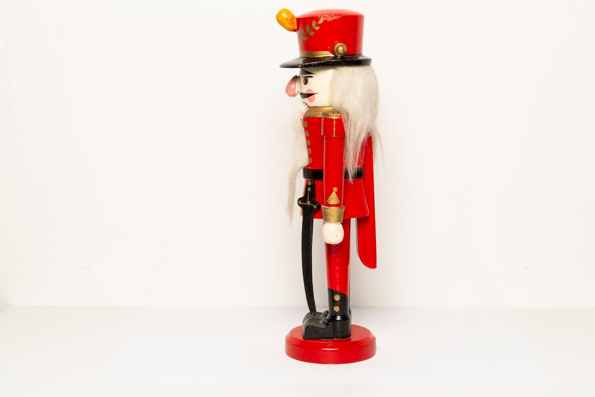 Vintage Christmas Small Red Nutcracker, Wood, Erzgebirge, Germany, 1970 For Sale 2