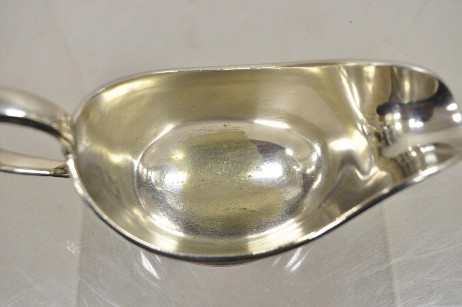 Vintage Christofle Victorian Silver Plated Small Sauce Gravy Boat with Handle For Sale 1