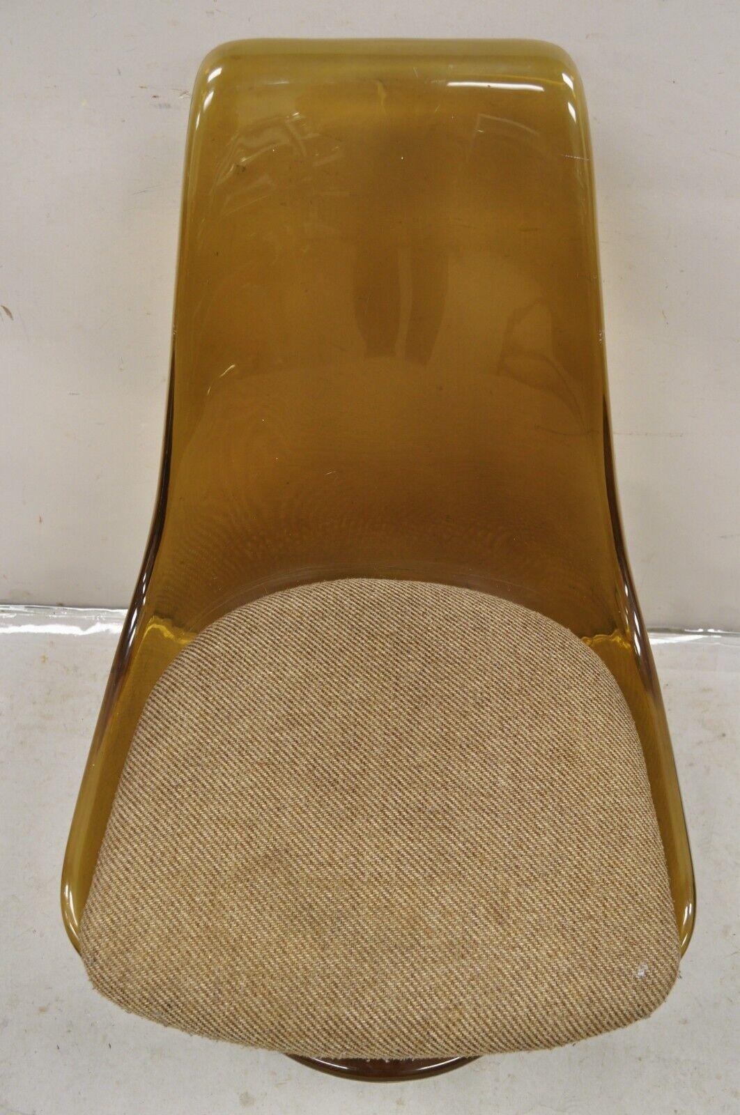 Mid-Century Modern Chaise de salle à manger pivotante Chromcraft mi-siècle moderne en lucite ambrée fumée en vente