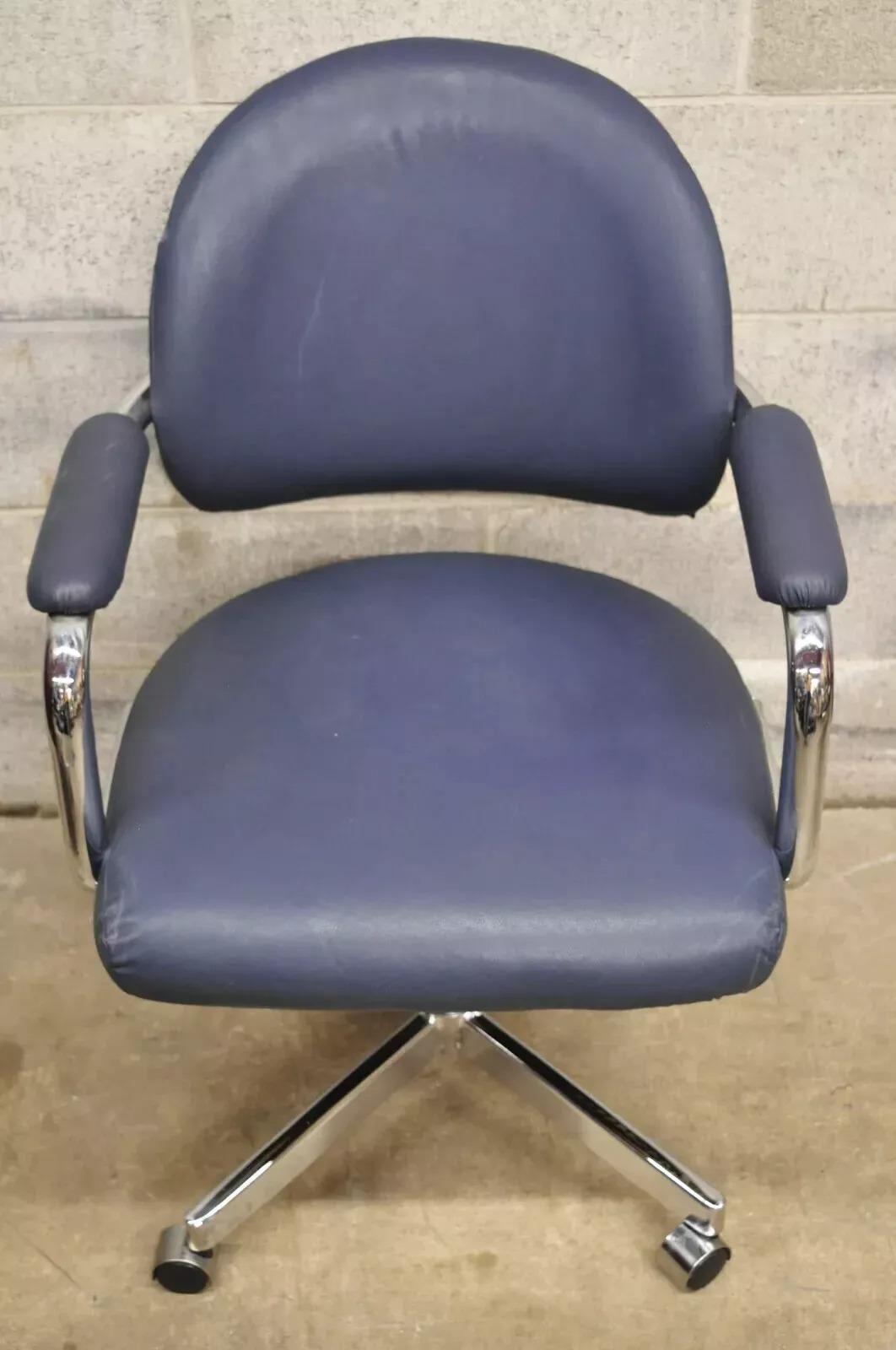 Mid-Century moderno Sedia da ufficio vintage Chromcraft Mid Century Modern in vinile blu Rolle (A) in vendita