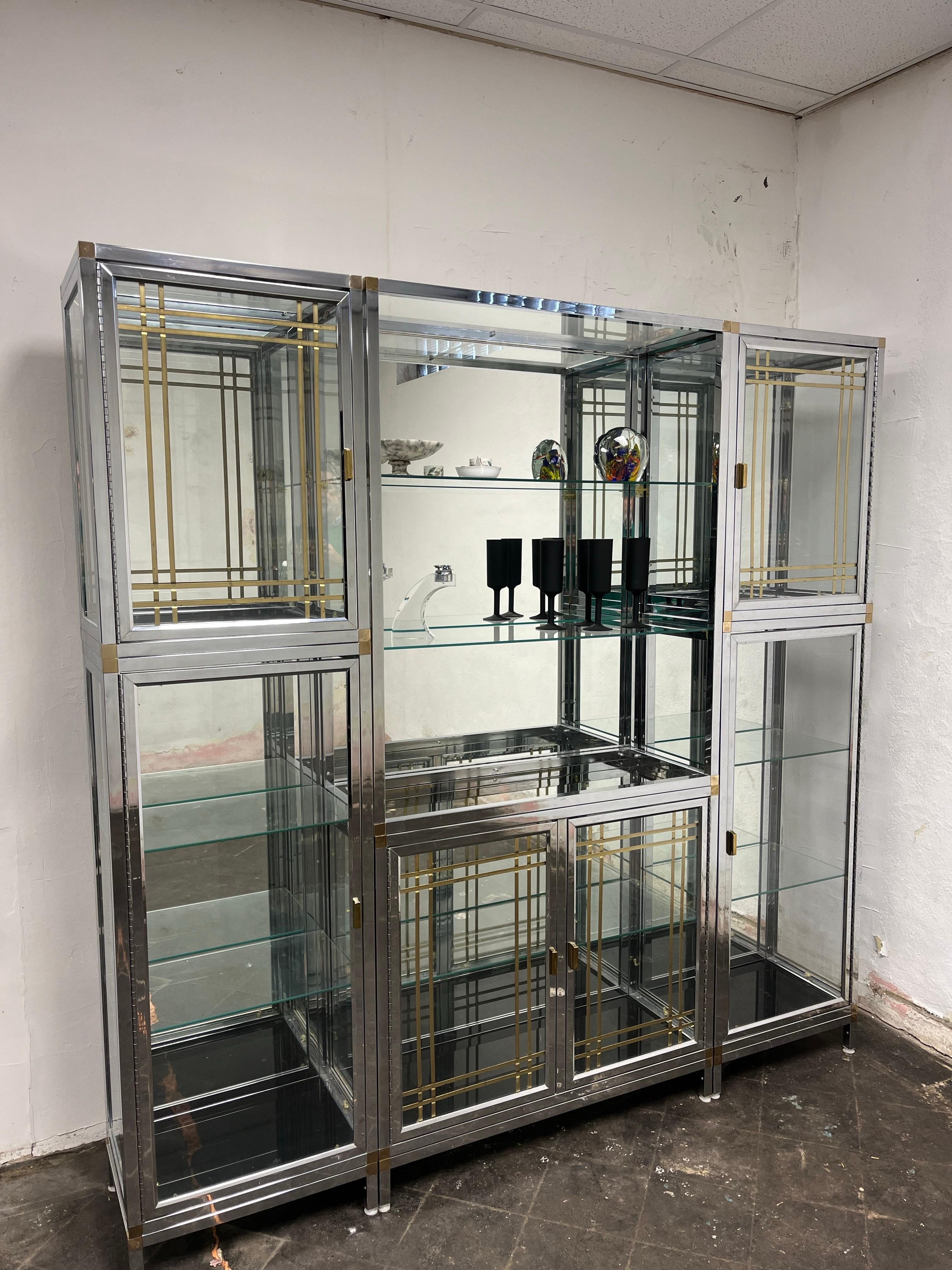 Vintage Modular Chrome and Brass Modular Display Case For Sale 4