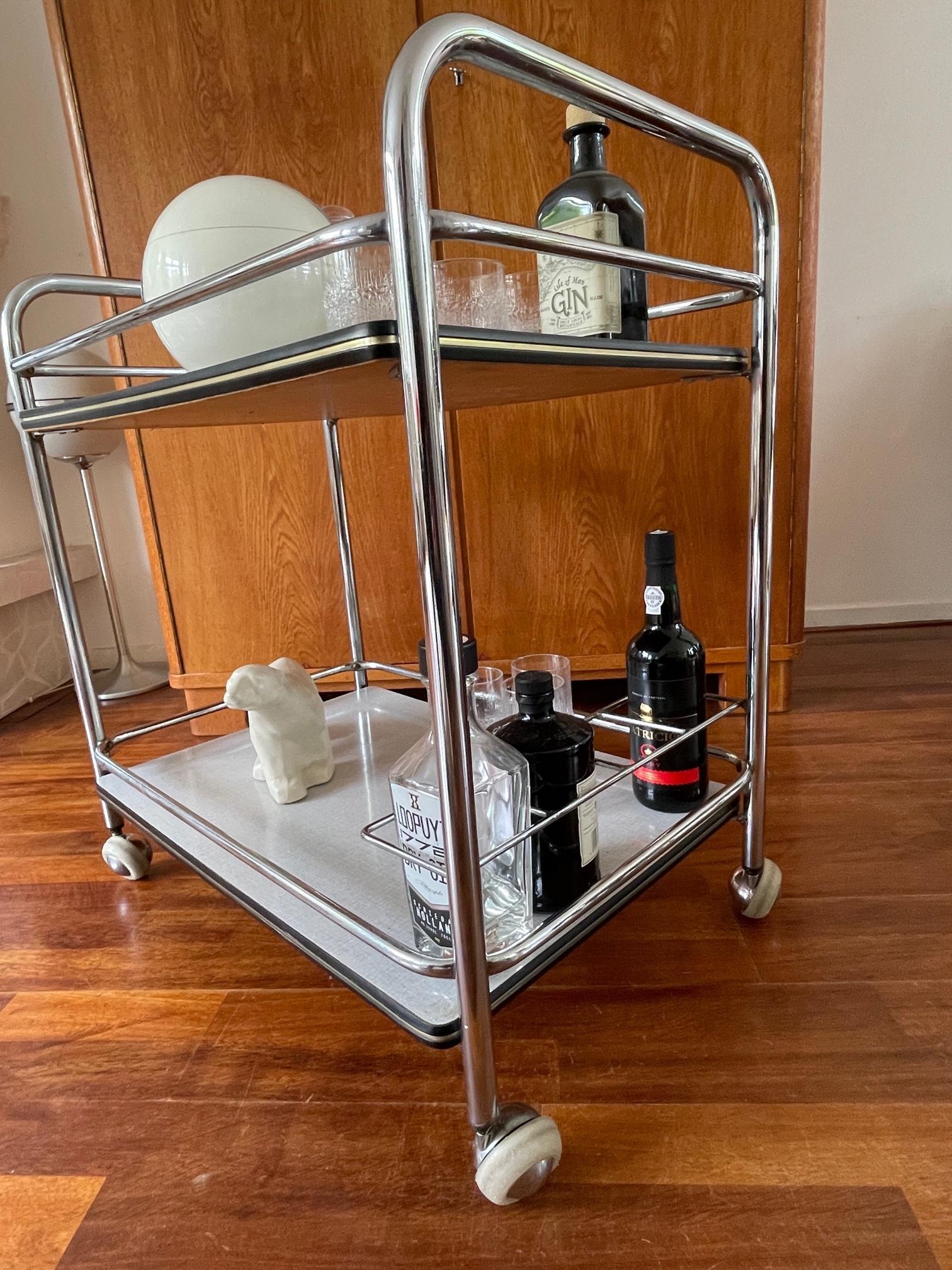 Vintage Chrome and Formica Serving Cart, Unique Vintage Drink Trolley, 70's In Good Condition In ROTTERDAM, ZH