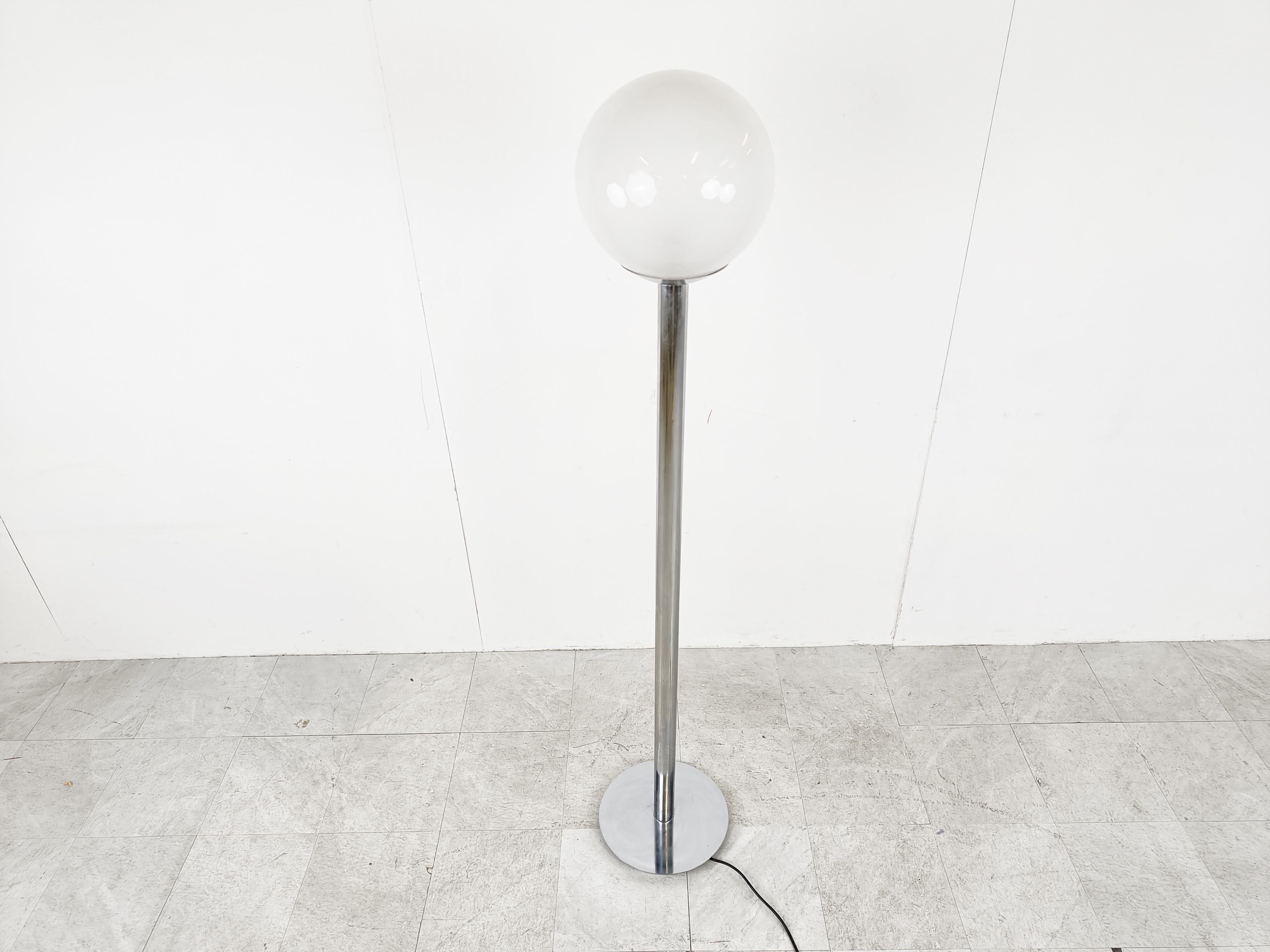 Mid-Century Modern Vintage Chrome and Glass Floor Lamp, 1970s For Sale
