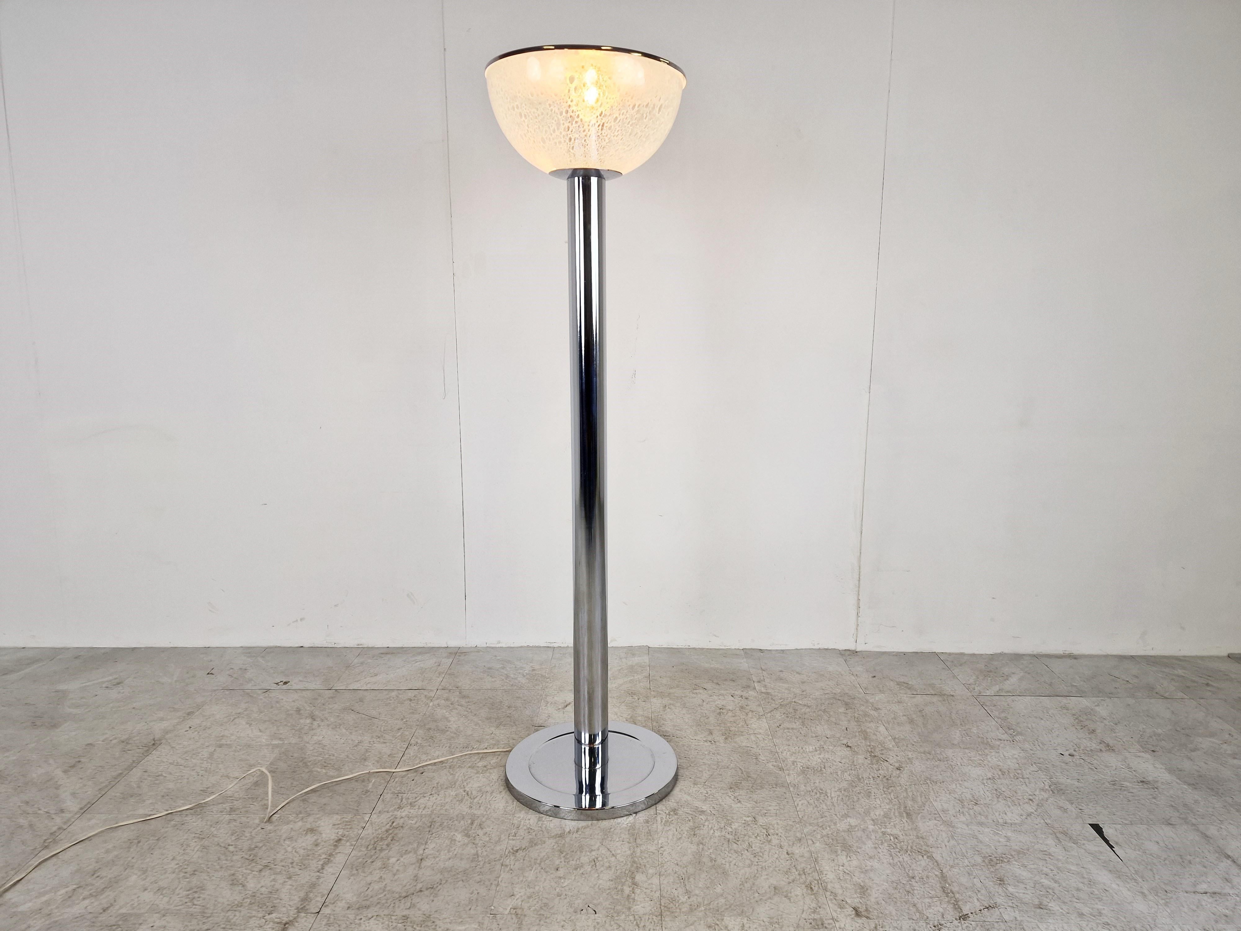 Ère spatiale Lampadaire vintage en chrome et verre, années 1970 en vente