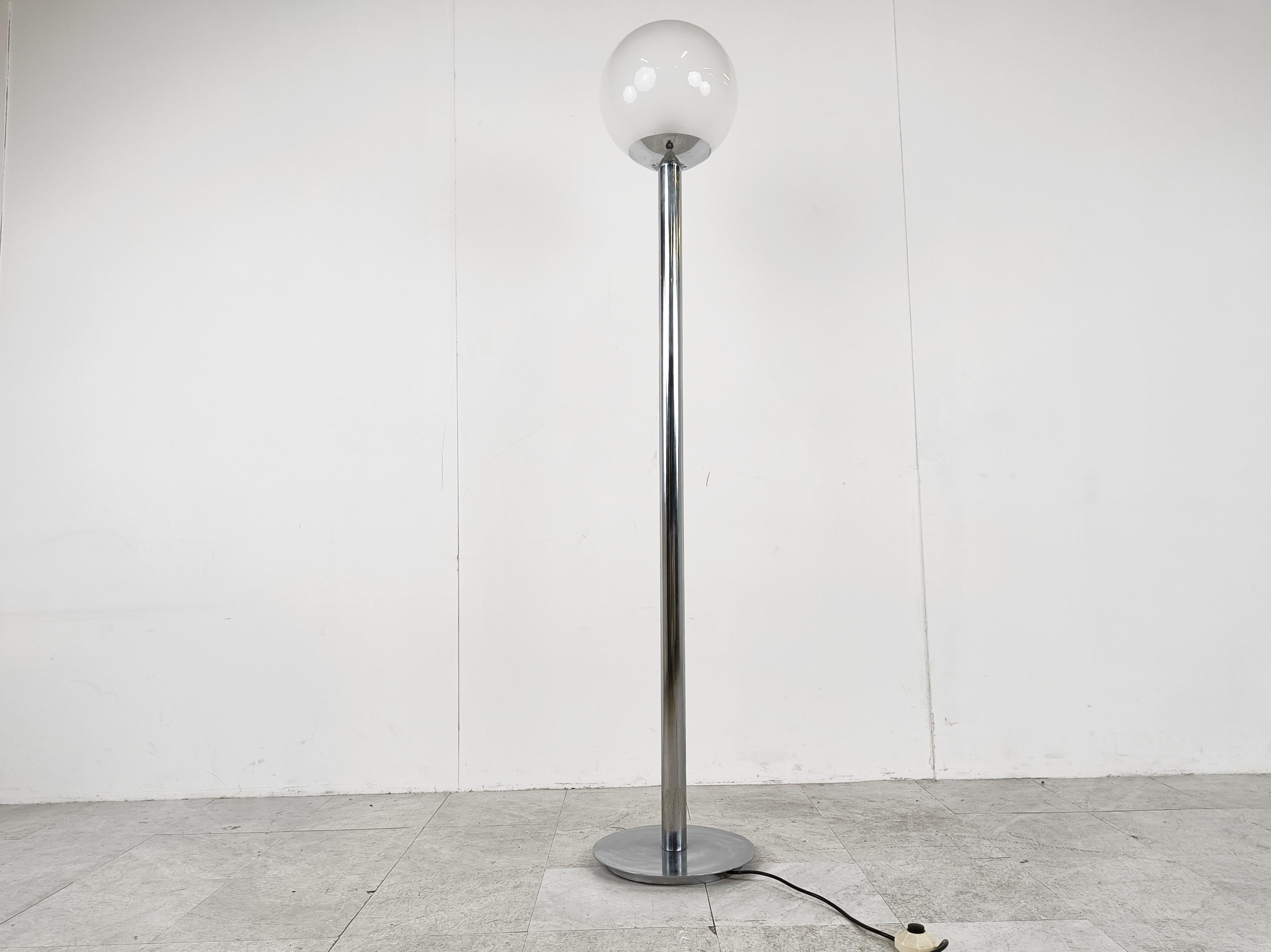 Vintage Chrome and Glass Floor Lamp, 1970s For Sale 1