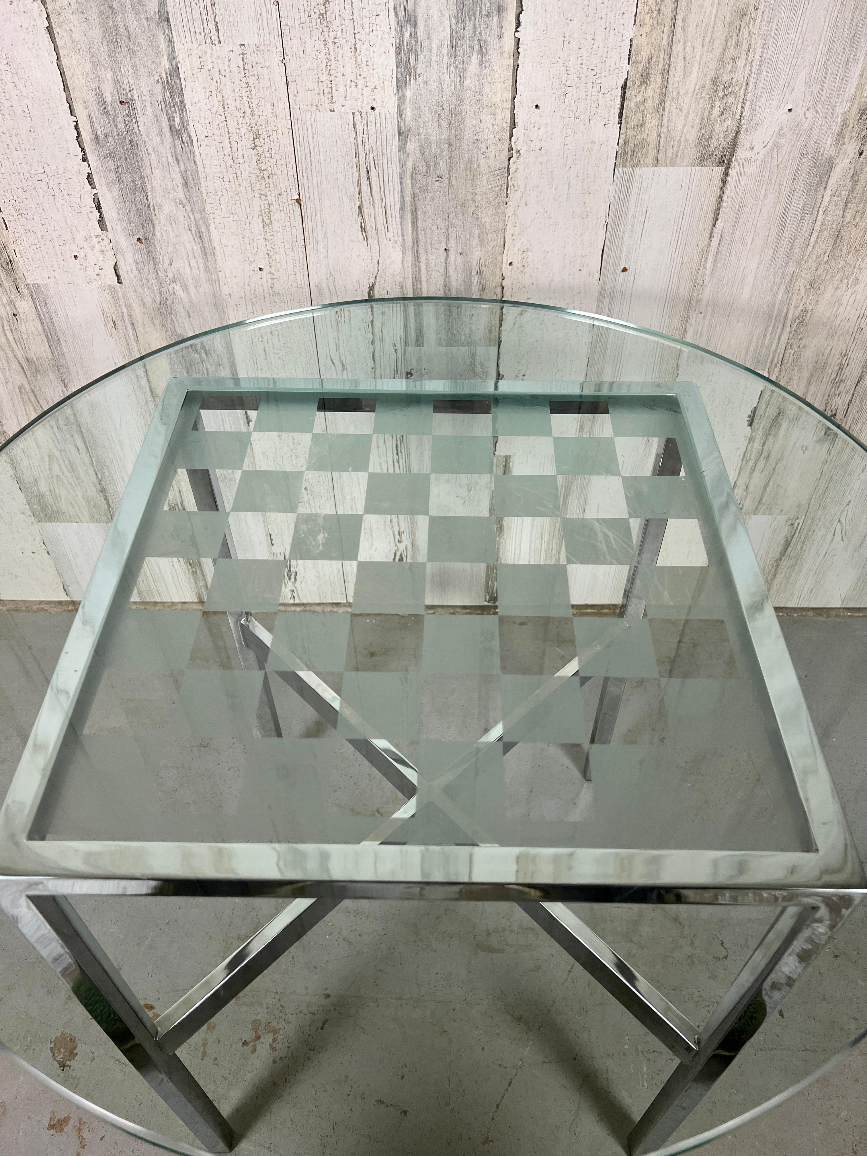 Verchromter und Glas-Spieltisch im Zustand „Gut“ im Angebot in Denton, TX