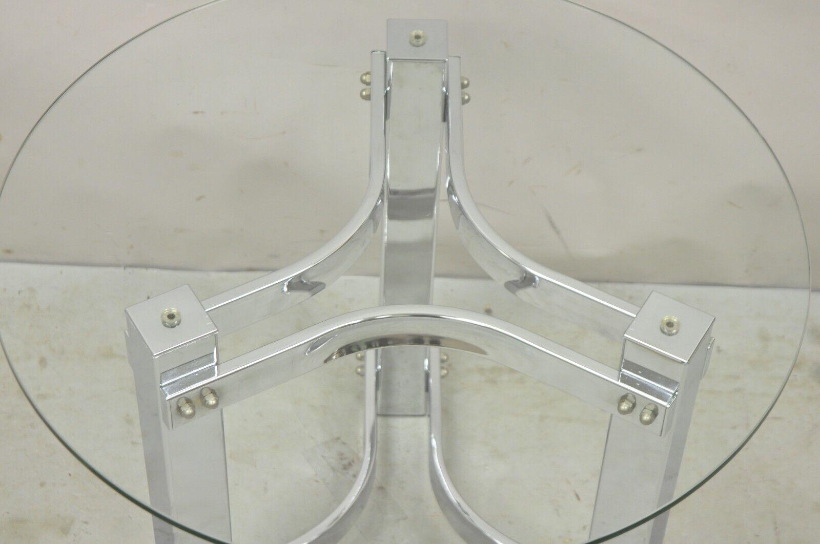 Verre Table d'appoint ronde en chrome et verre mi-siècle moderne de l'ère spatiale en vente