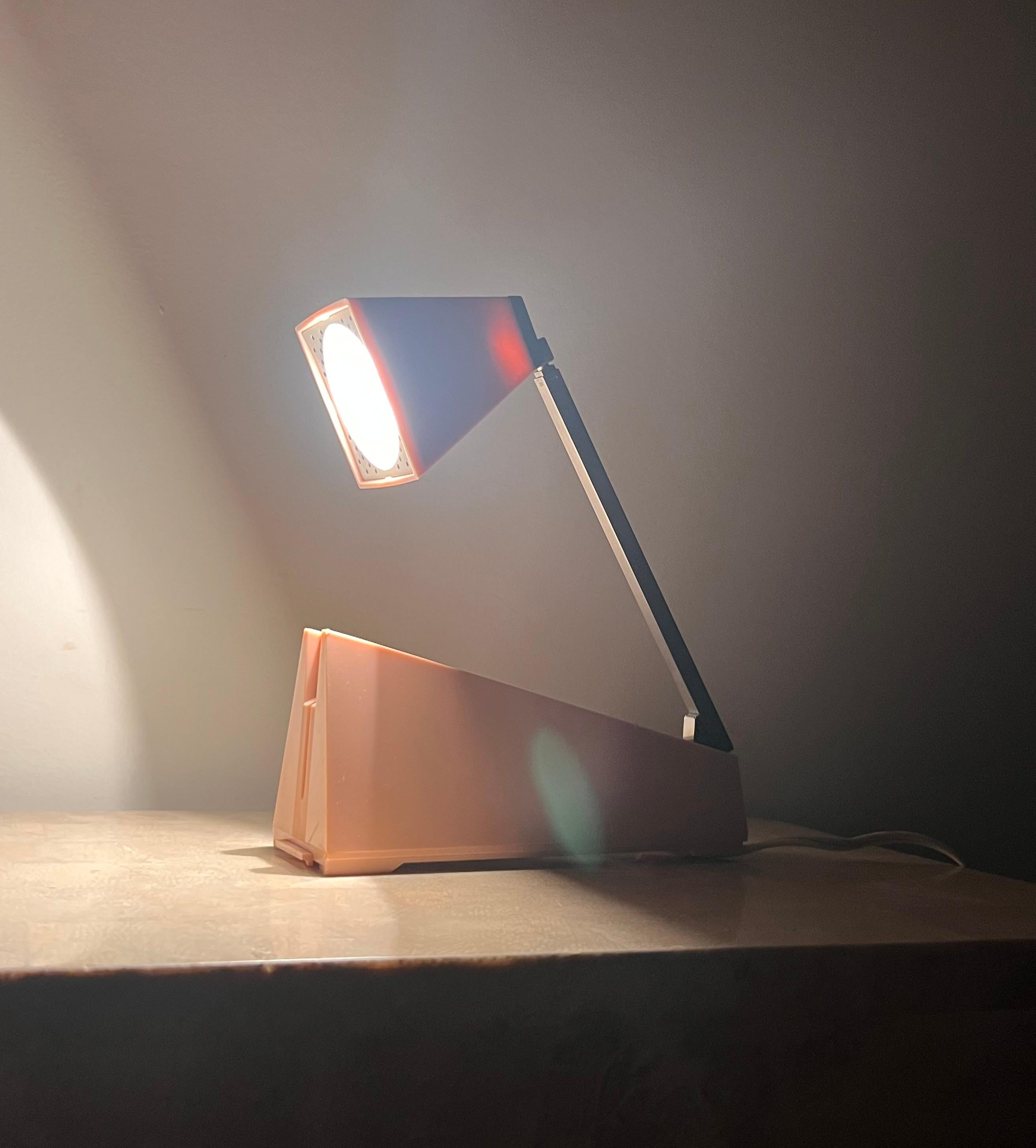 Lampette lampe de bureau vintage chromée et rose par Koch, 1964 en vente 6