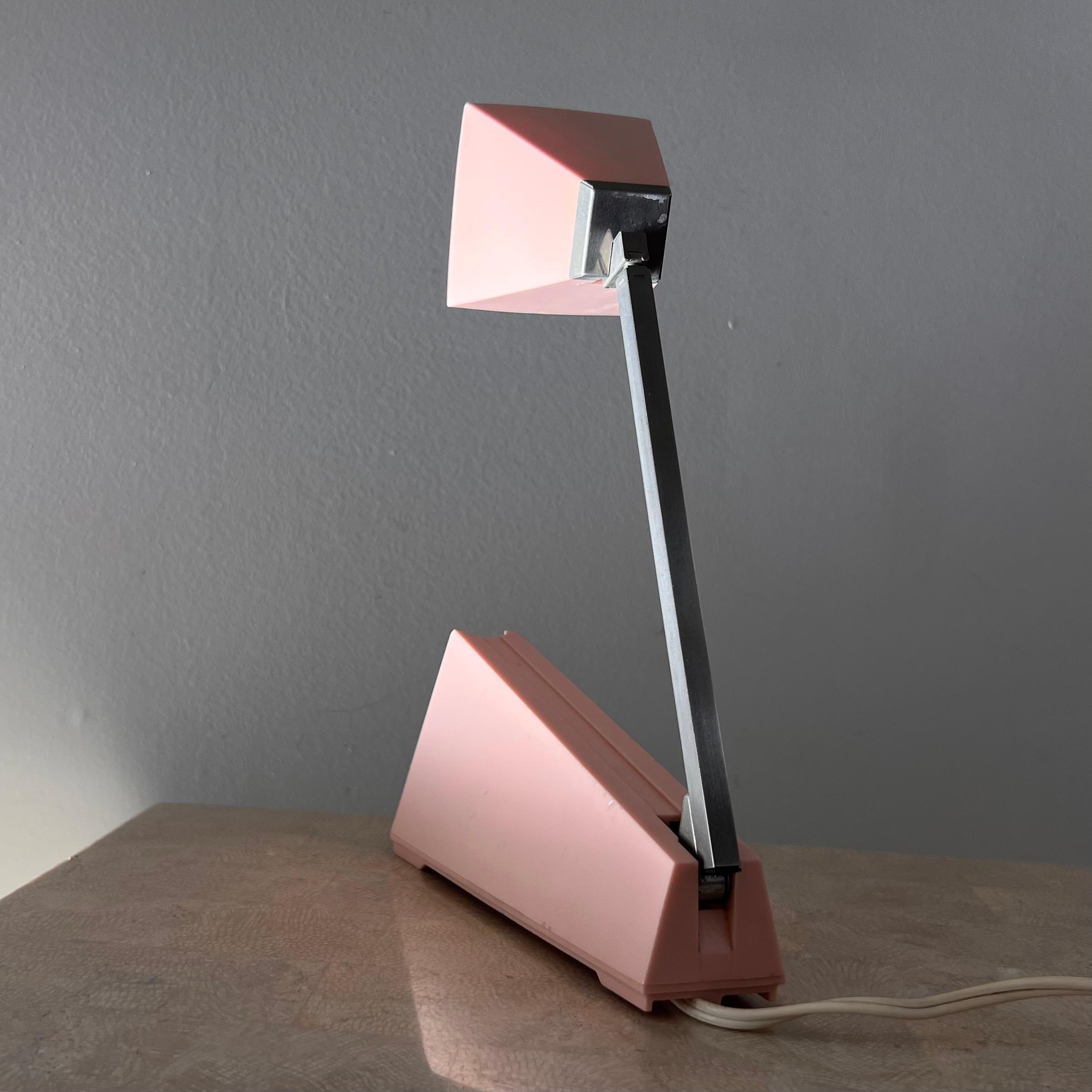Lampette lampe de bureau vintage chromée et rose par Koch, 1964 en vente 11