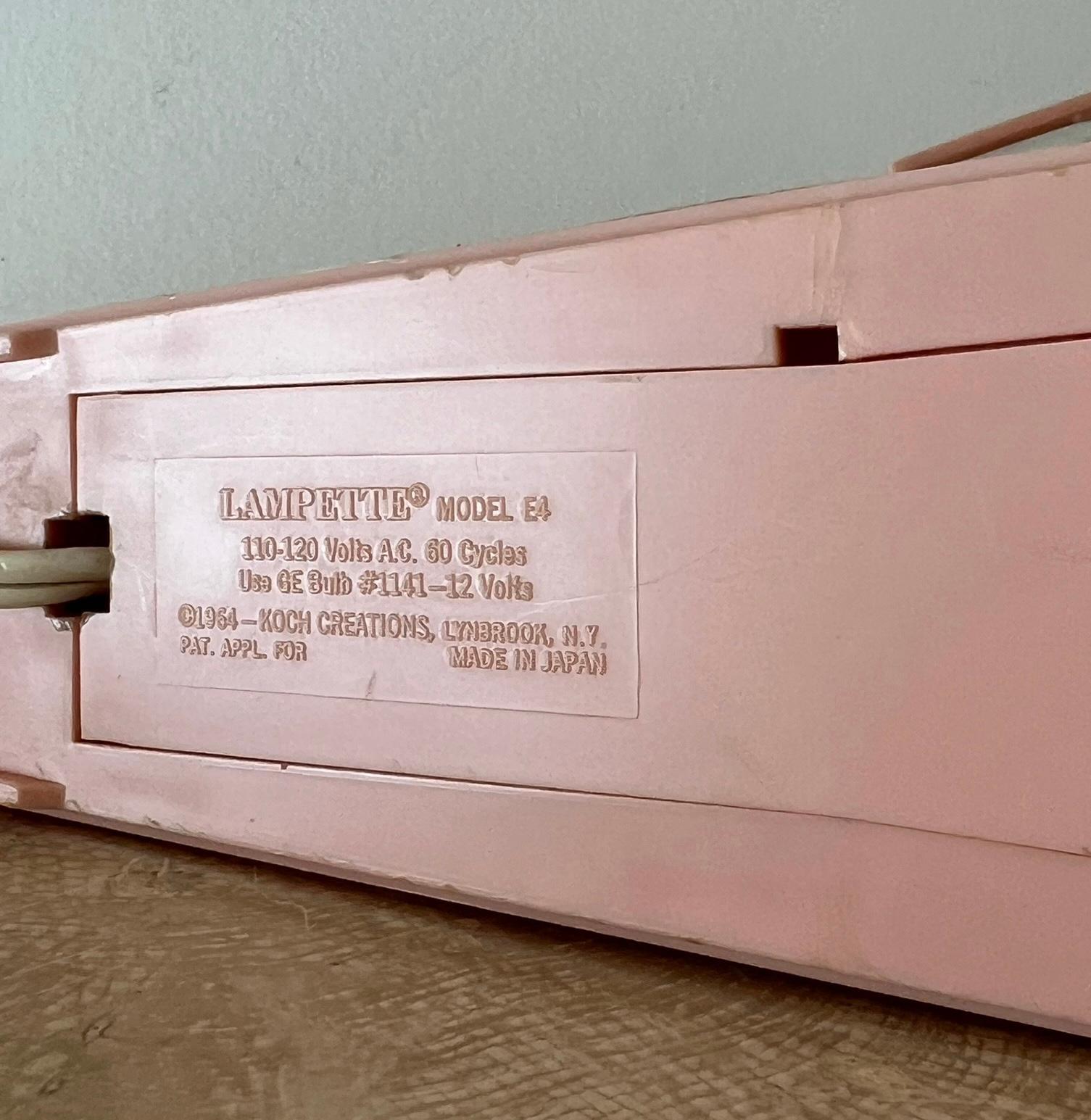 Lampette lampe de bureau vintage chromée et rose par Koch, 1964 en vente 1