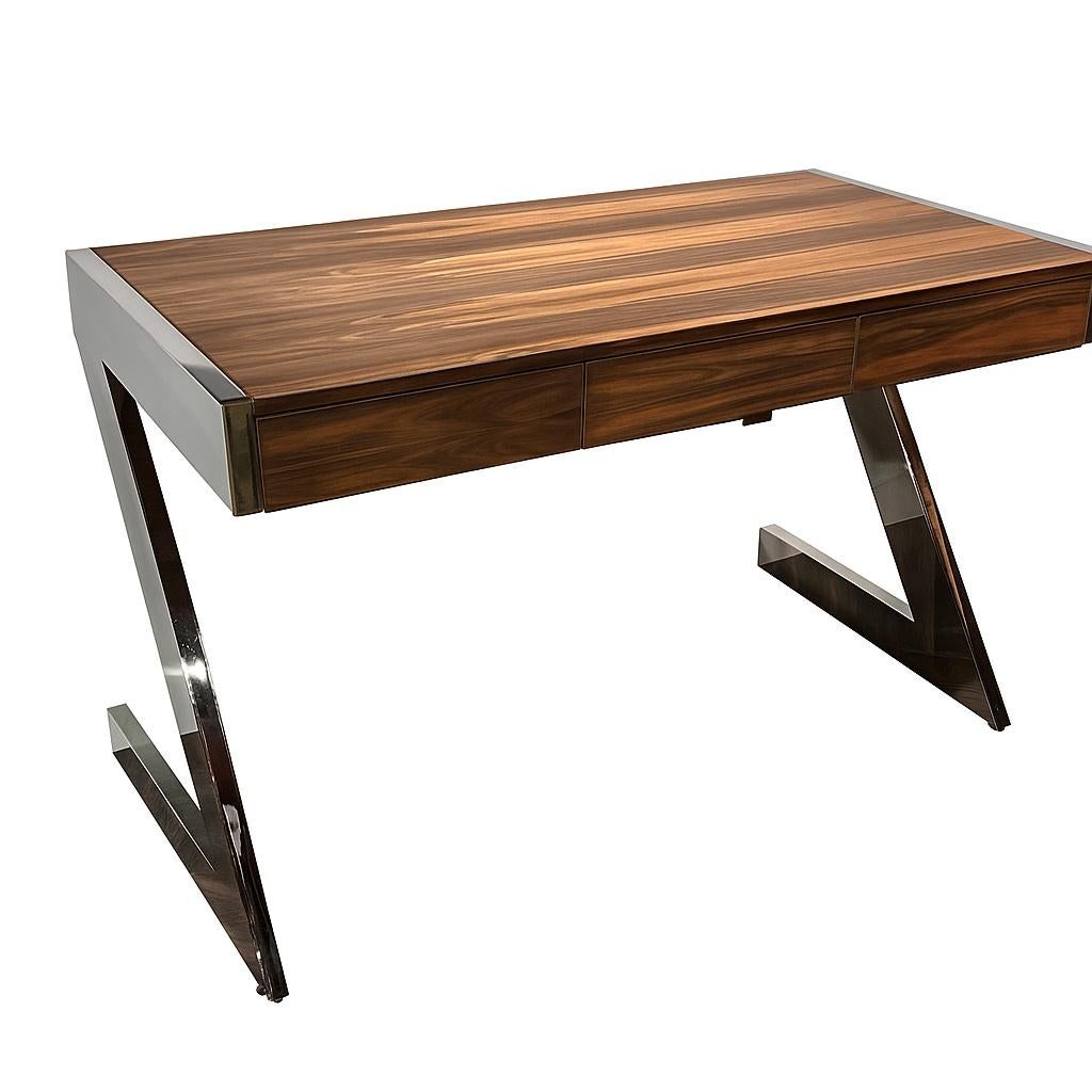 Vintage Chrome Z Base and Walnut Top Desk
3 Schubladen
Perfekter Condit
Dimensions: 24D x 49W x 31H