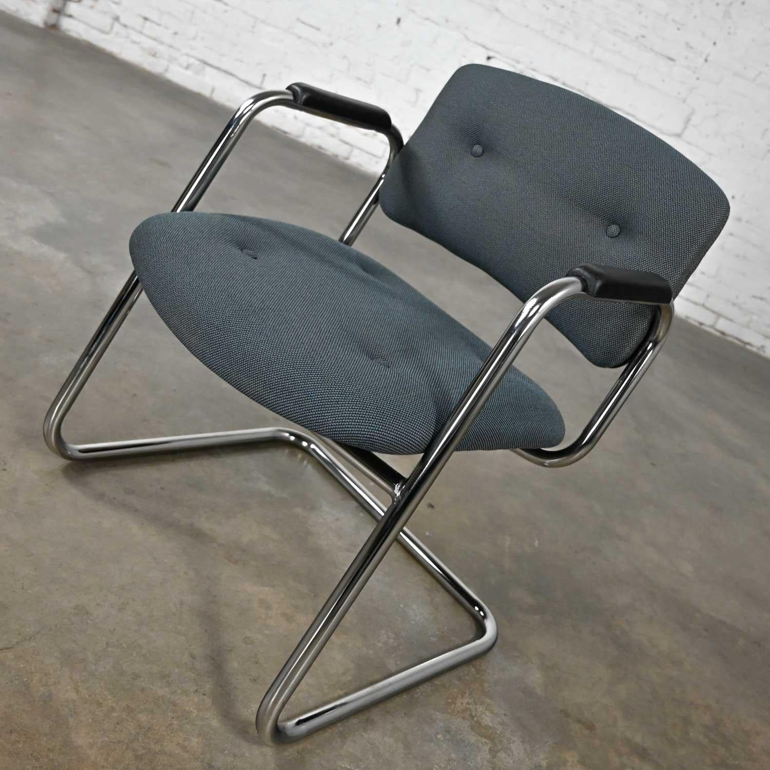 Verchrome Freischwingende Stühle United Chair Co Stil Stahlregal verkauft separat (Moderne) im Angebot