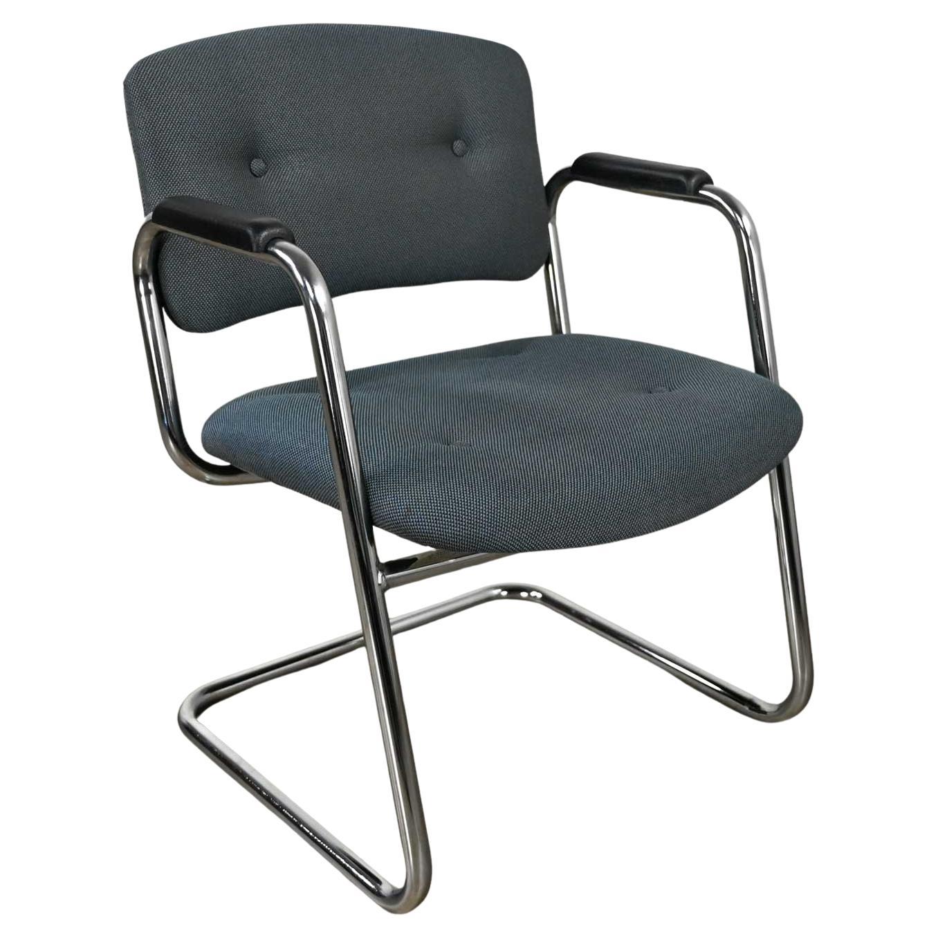 Vintage Chrome Cantilever Chairs United Chair Co Style Steelcase Se venden por separado